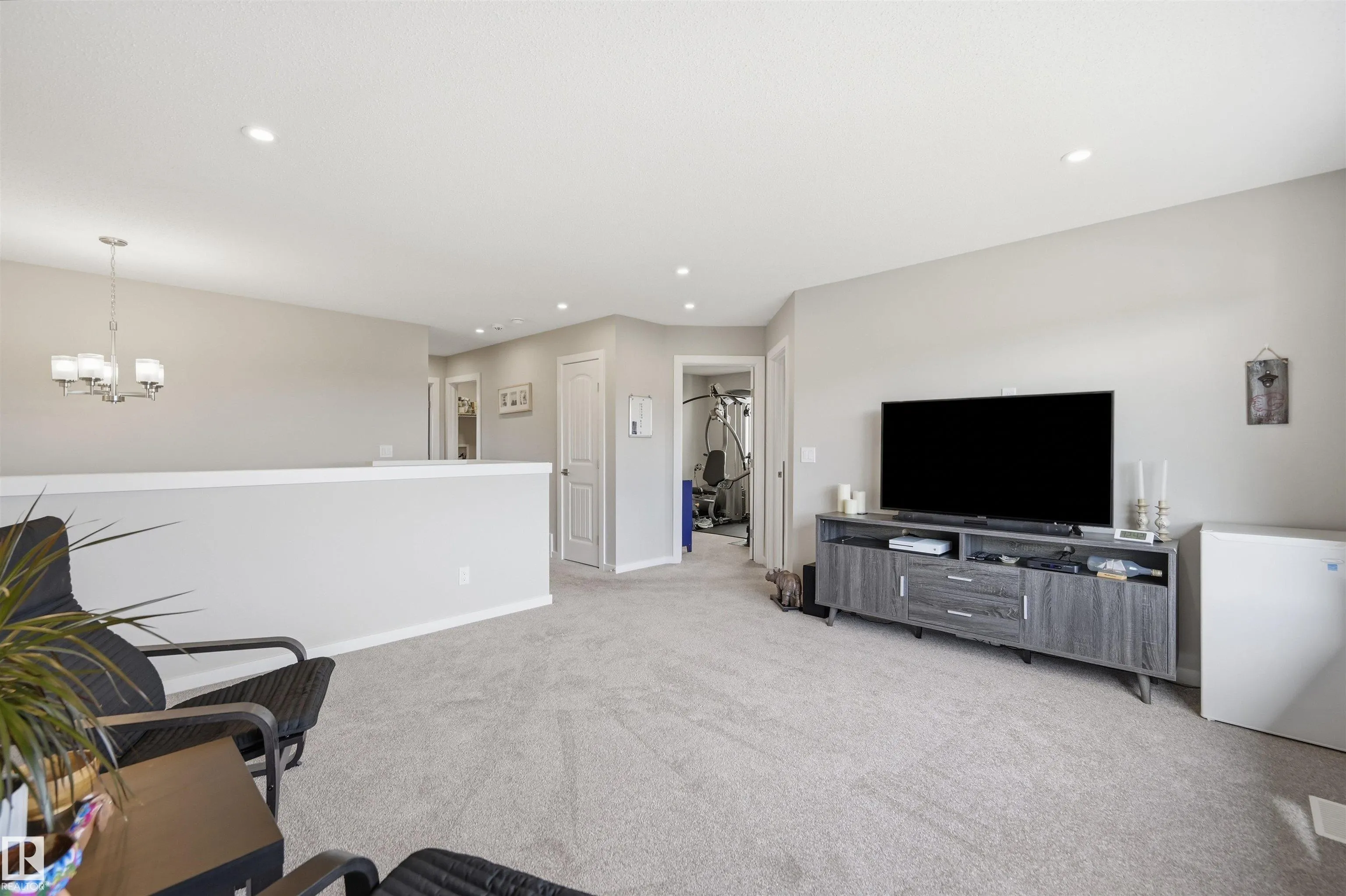 168 LARCH Crescent