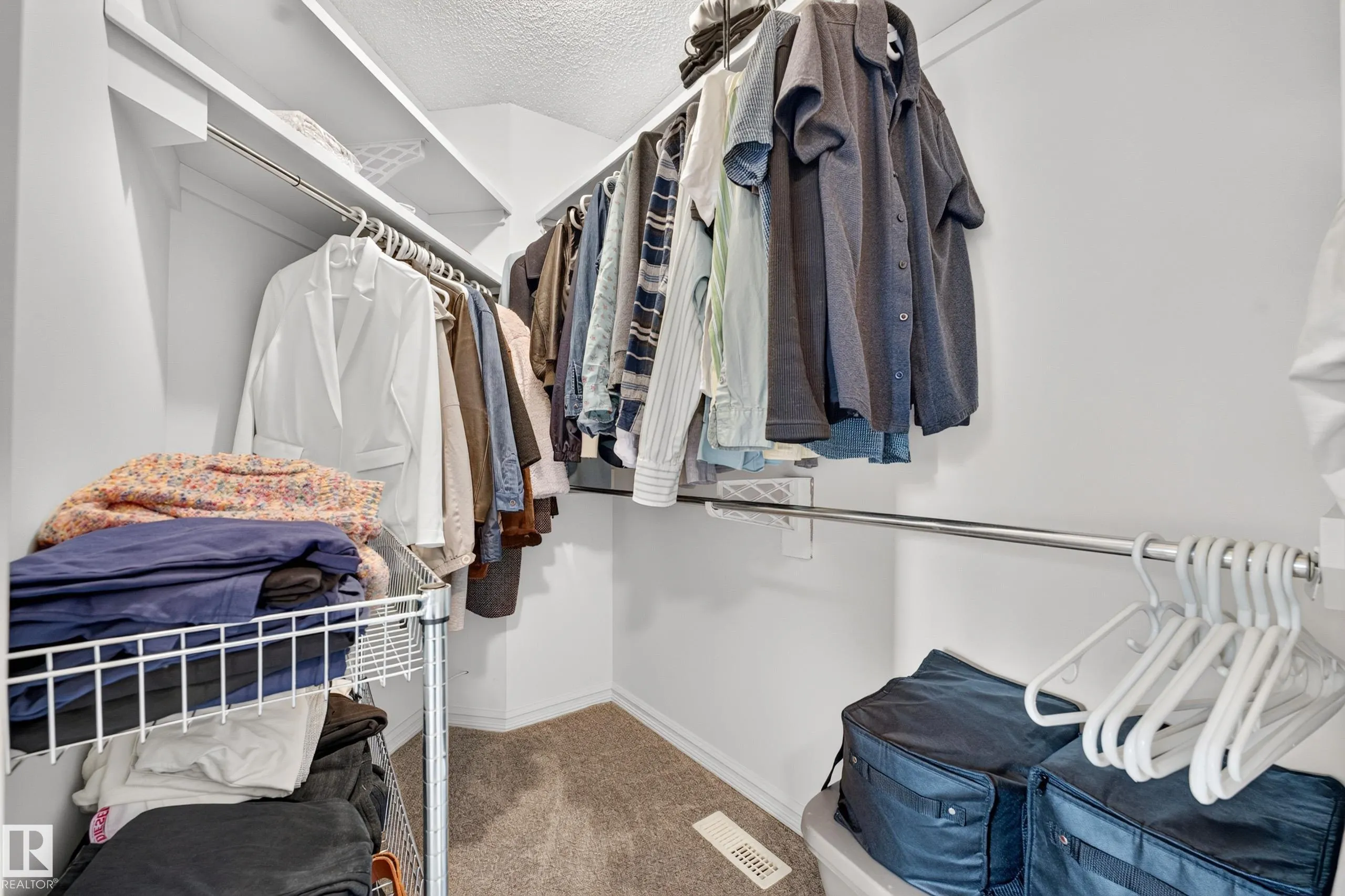11813 11B Avenue