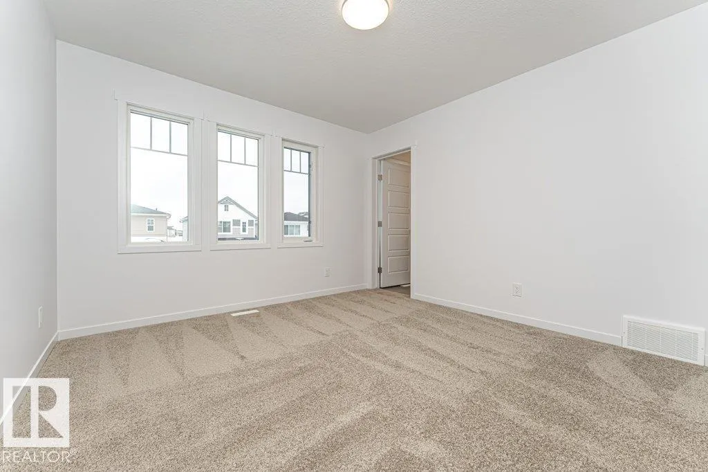 6407 63 St