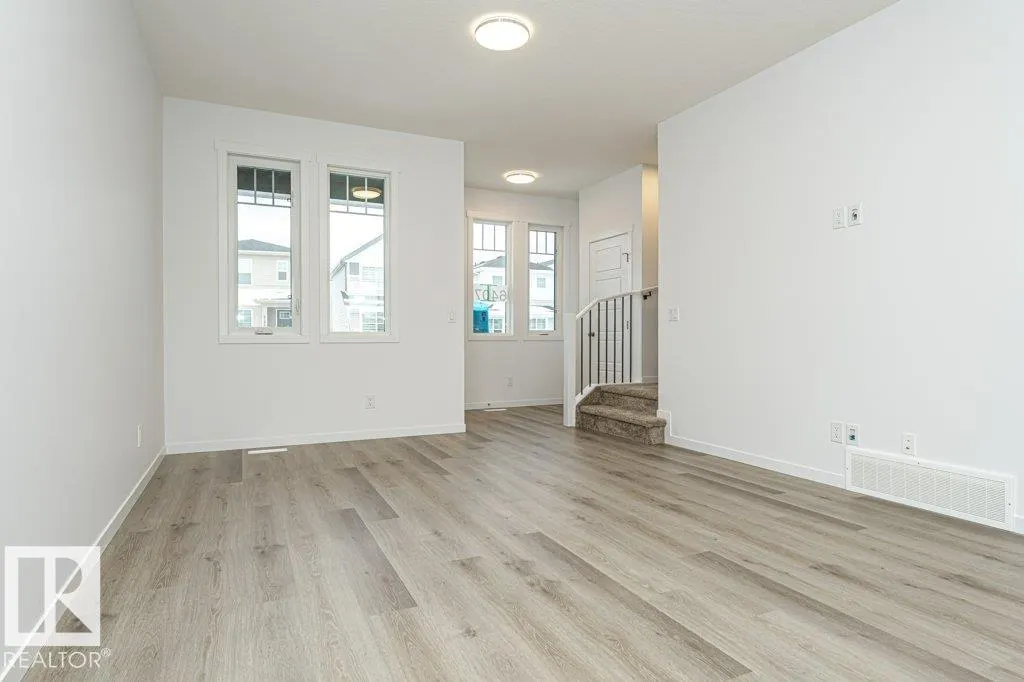 6407 63 St