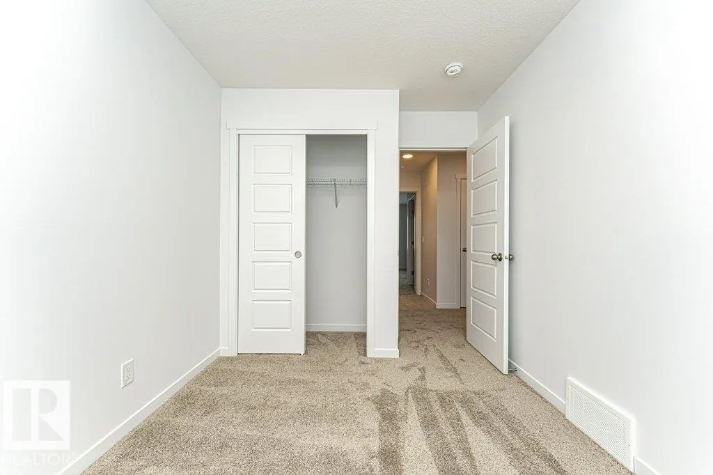 6407 63 St