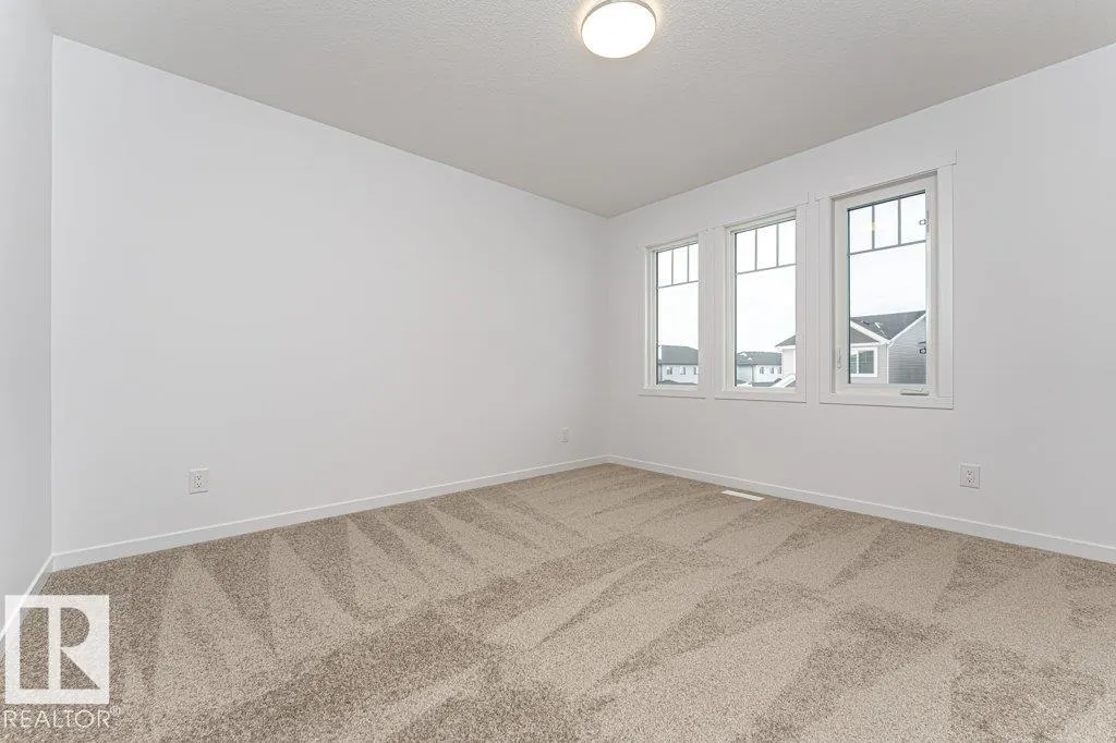 6407 63 St