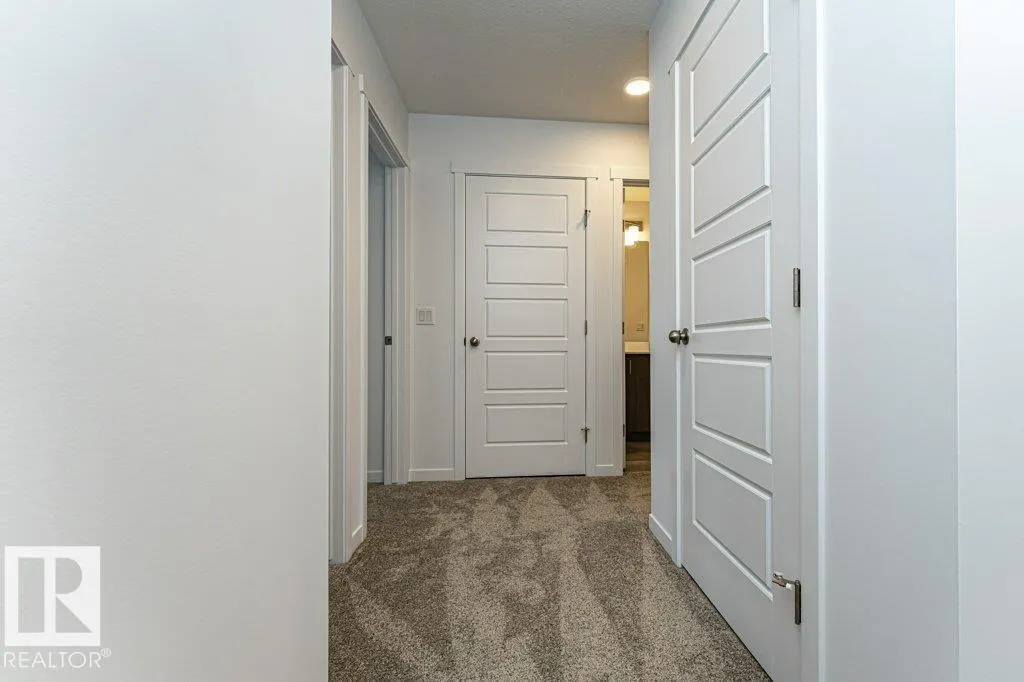 6407 63 St