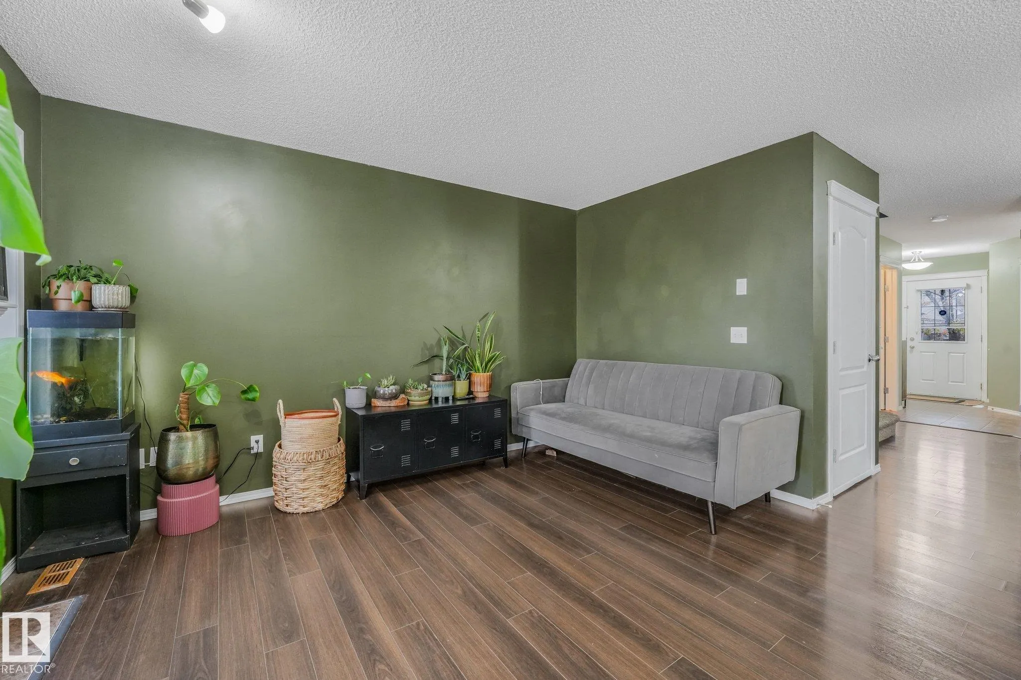 1947 118 Street