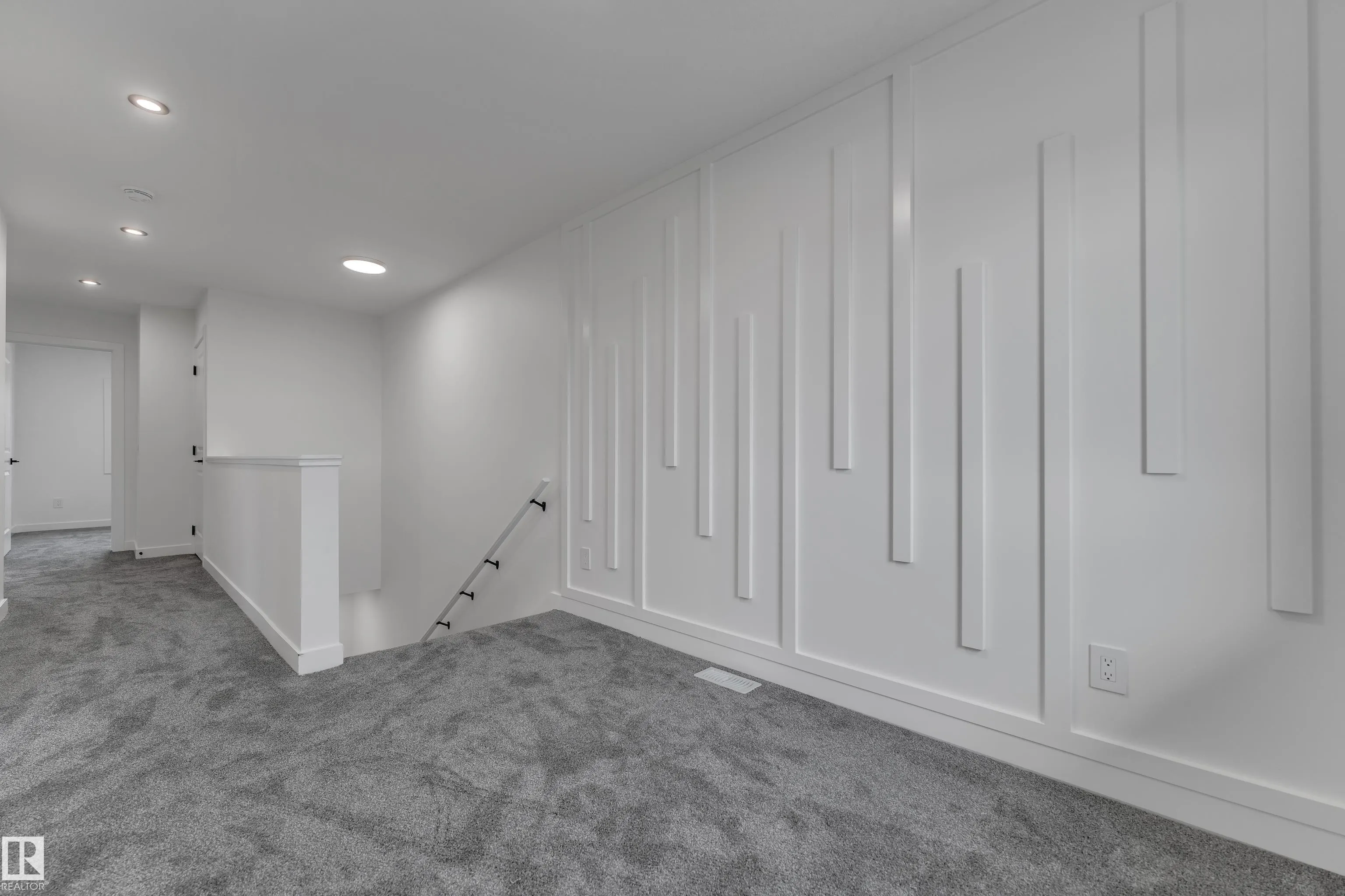 303 Falcon Crescent