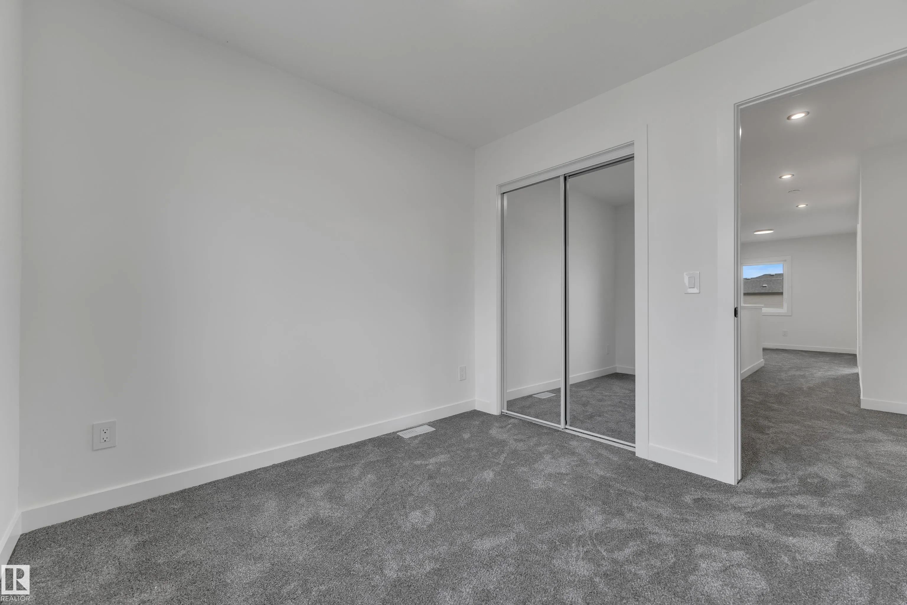 303 Falcon Crescent