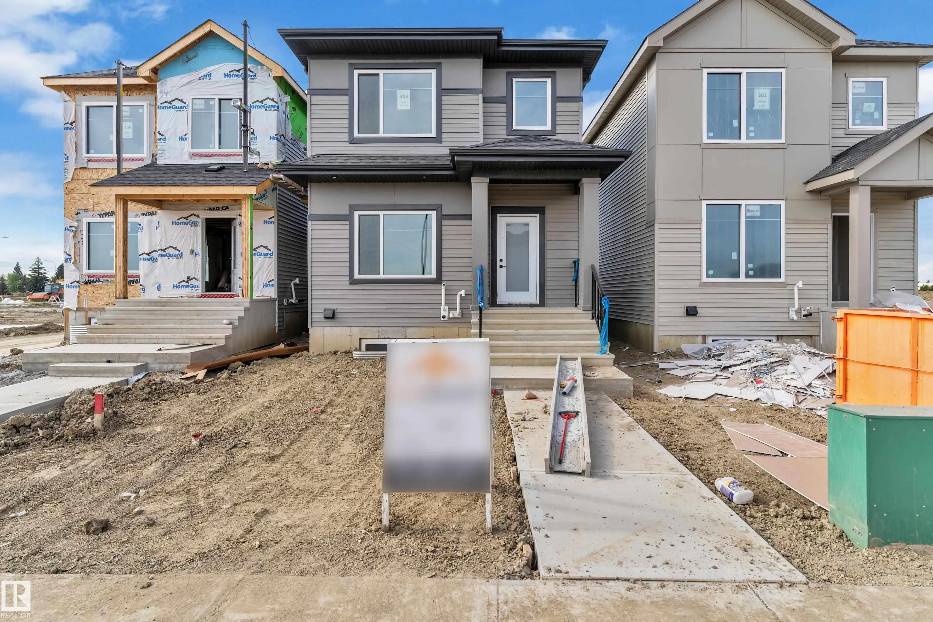 303 Falcon Crescent