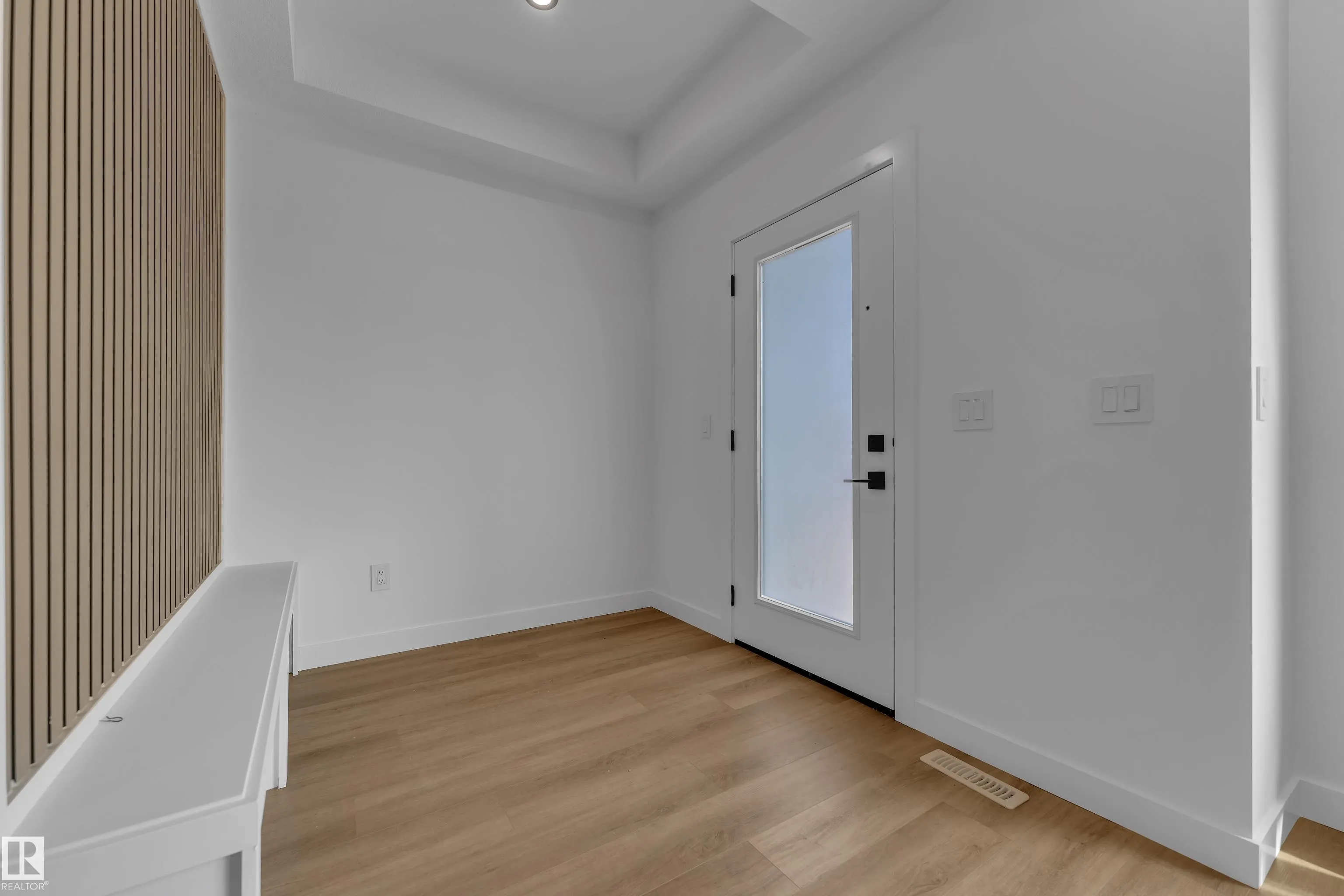 303 Falcon Crescent