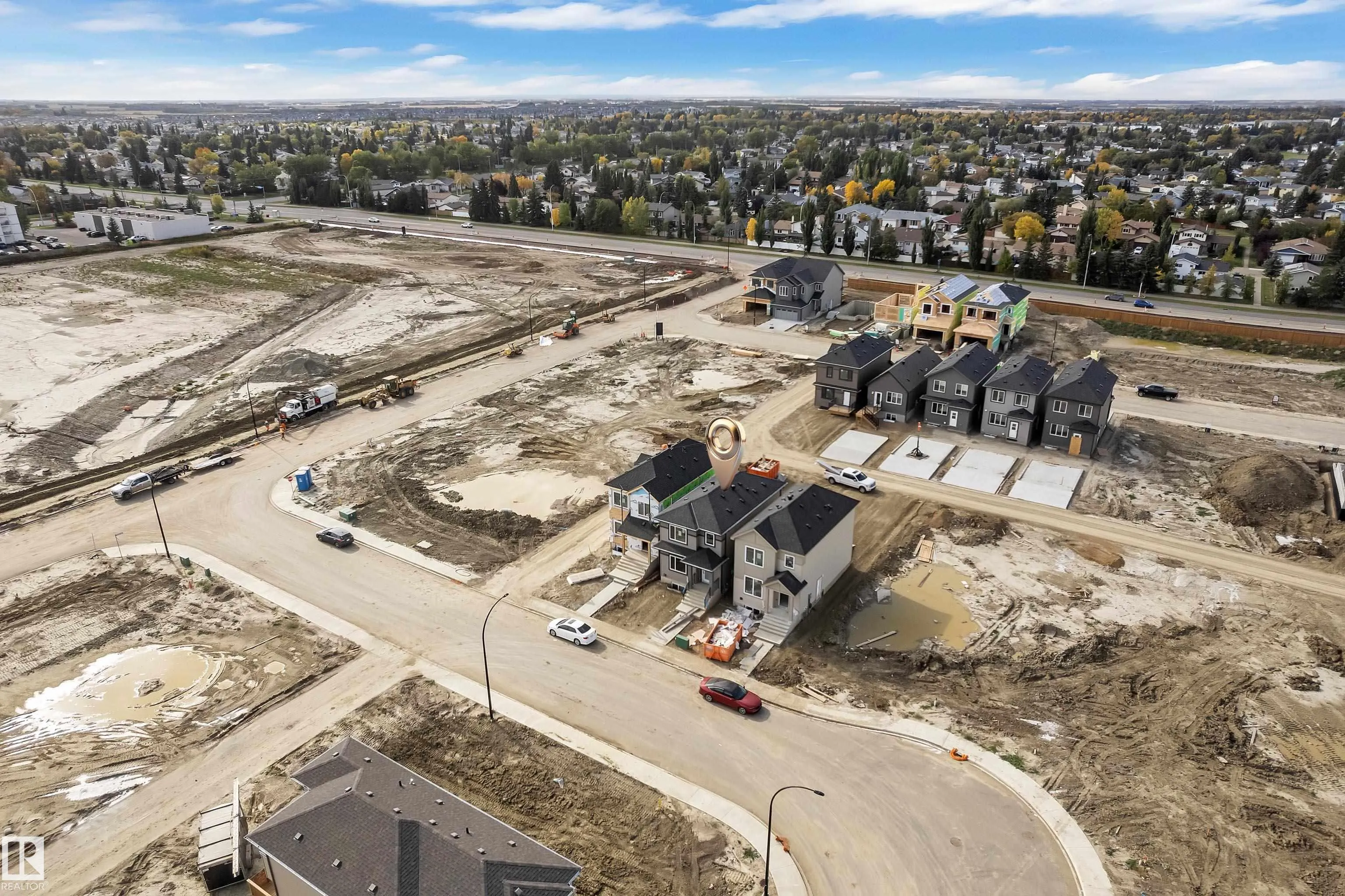 303 Falcon Crescent