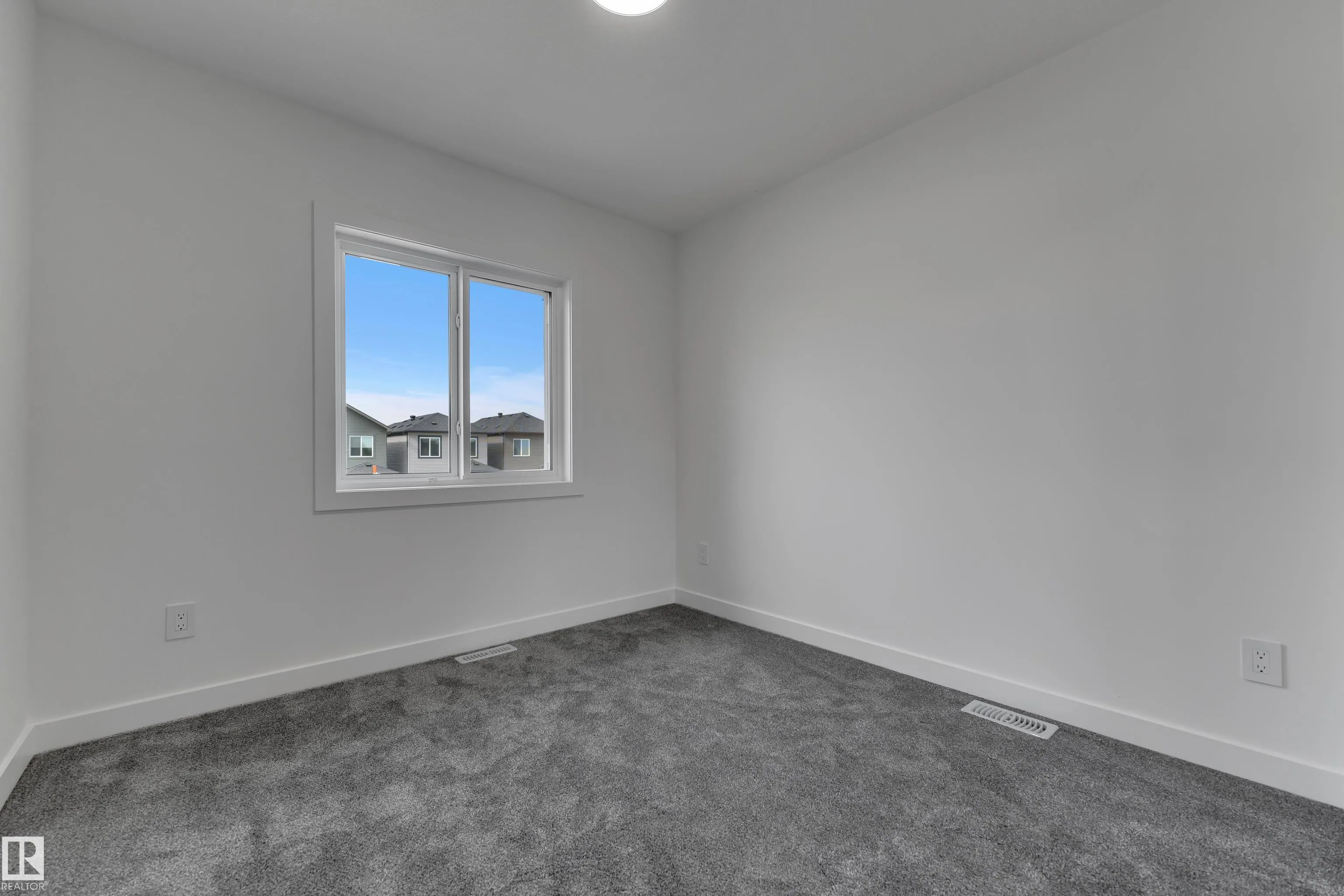 303 Falcon Crescent