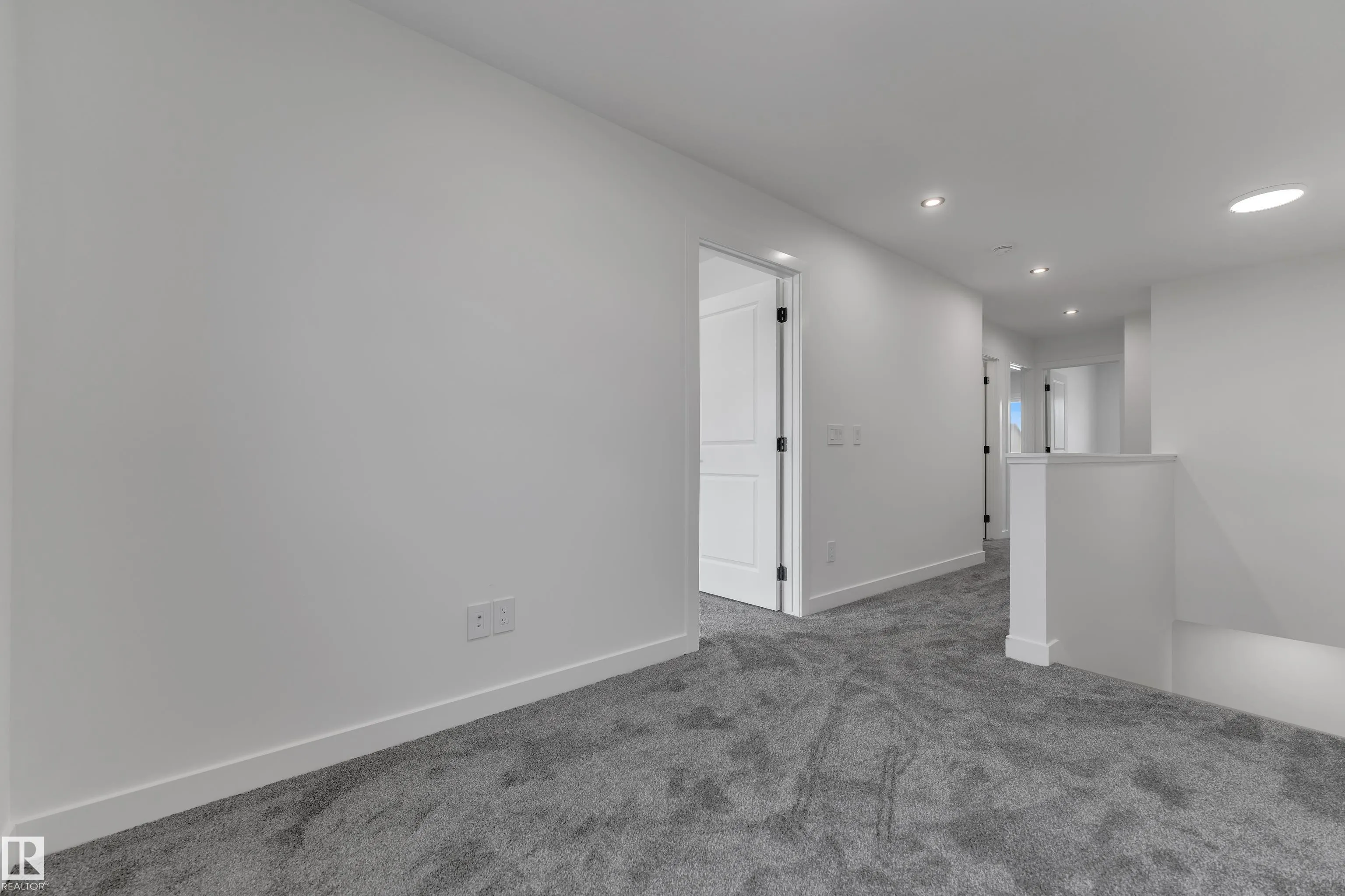 303 Falcon Crescent