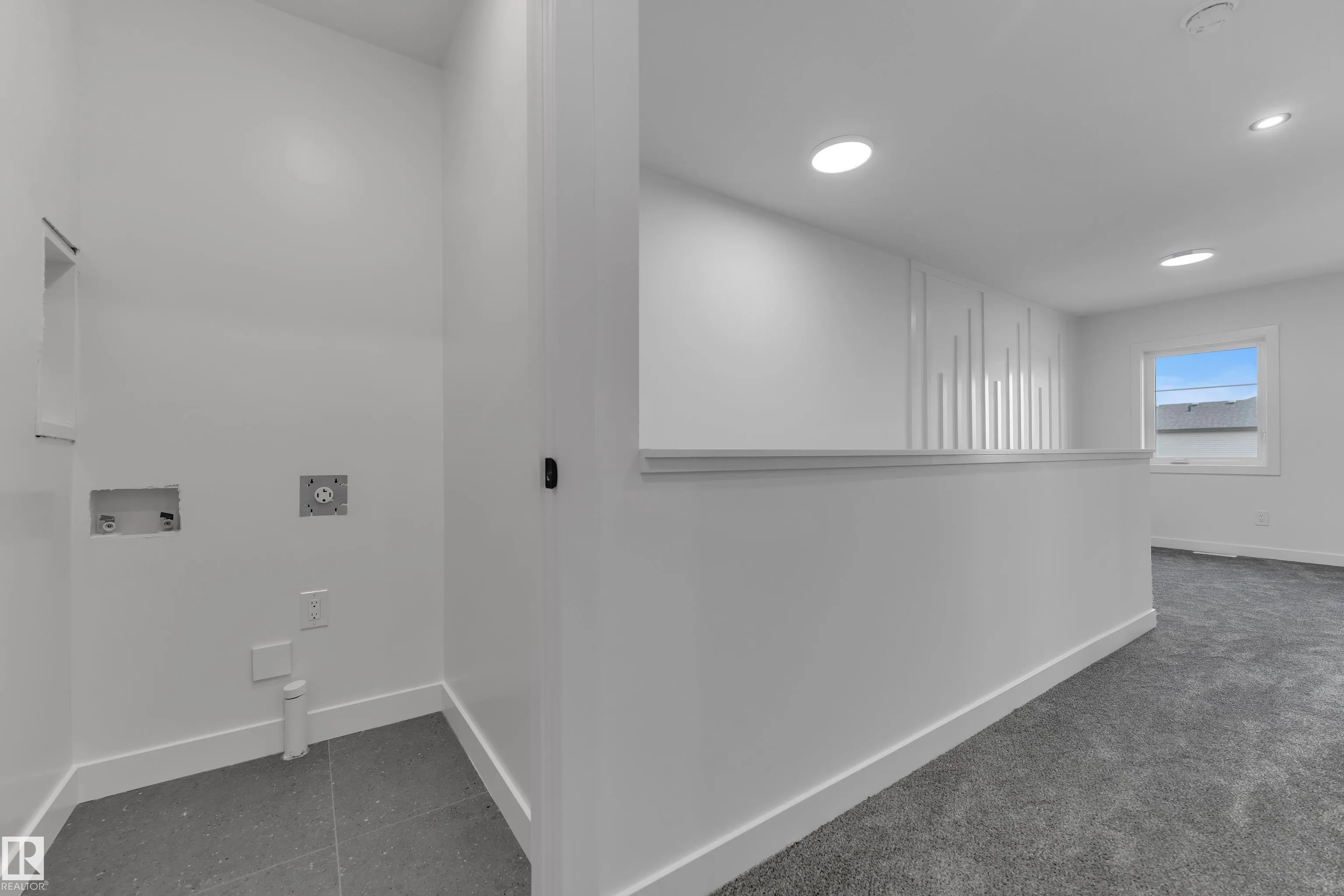 303 Falcon Crescent