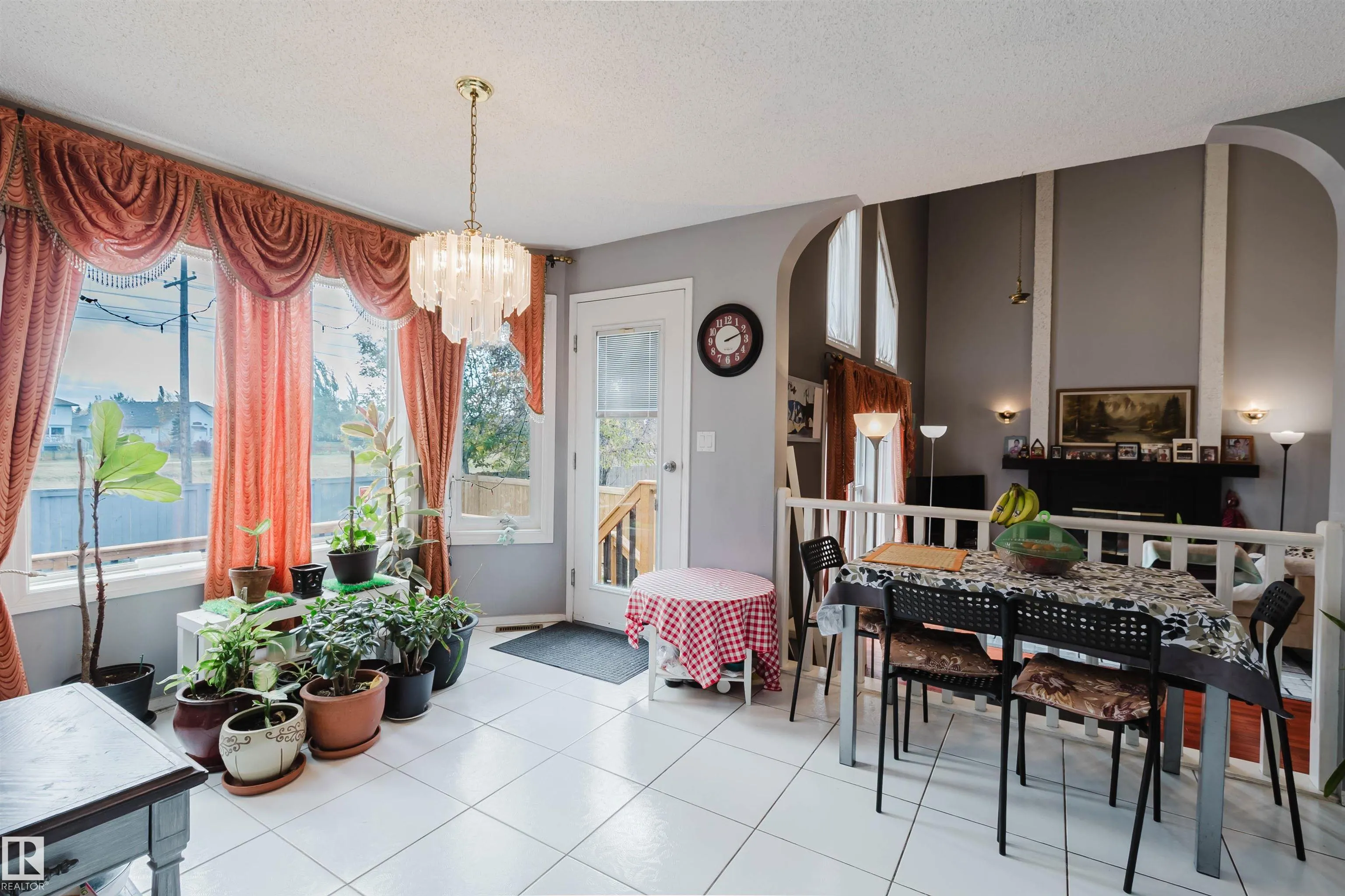 225 HEAGLE Crescent