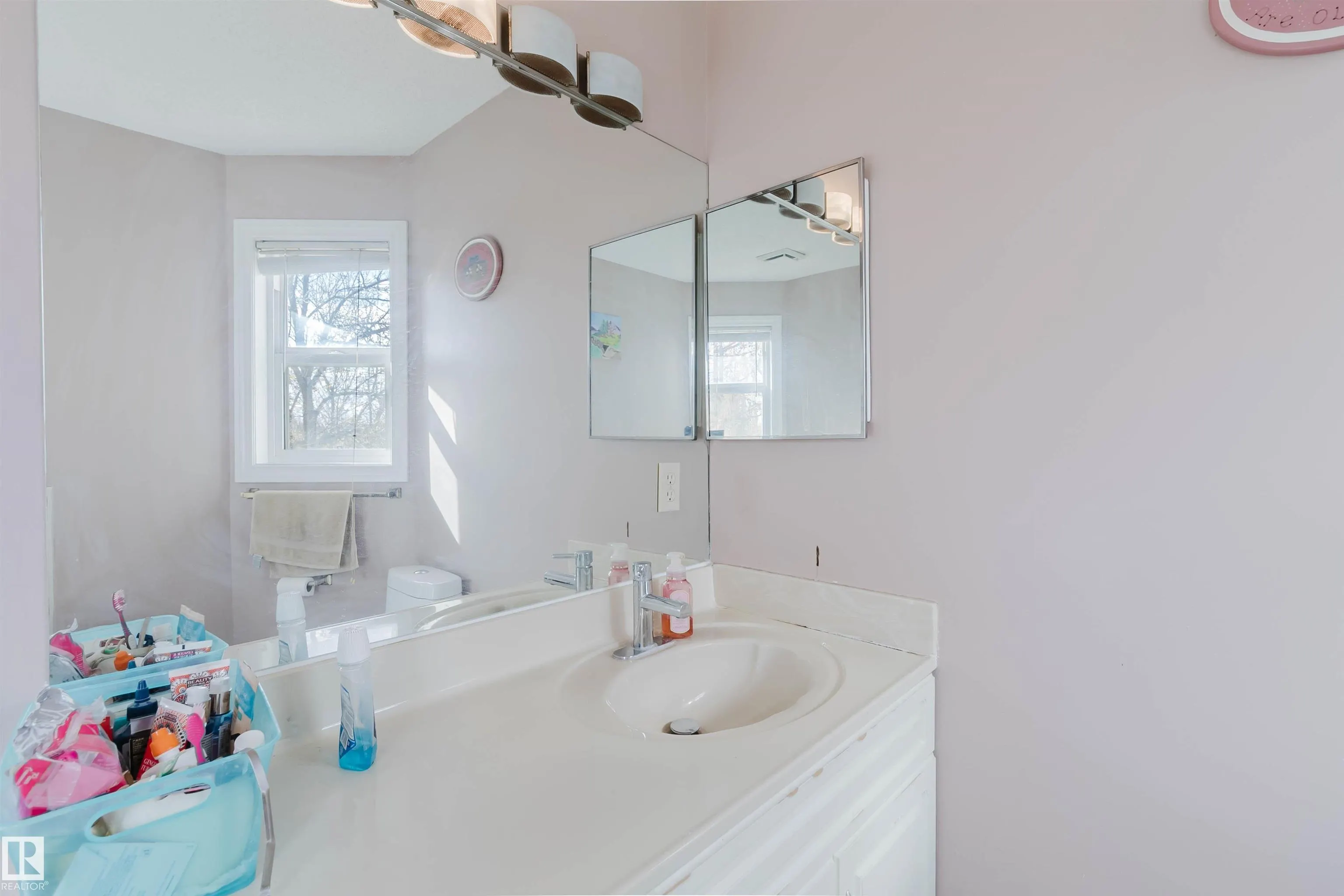 225 HEAGLE Crescent