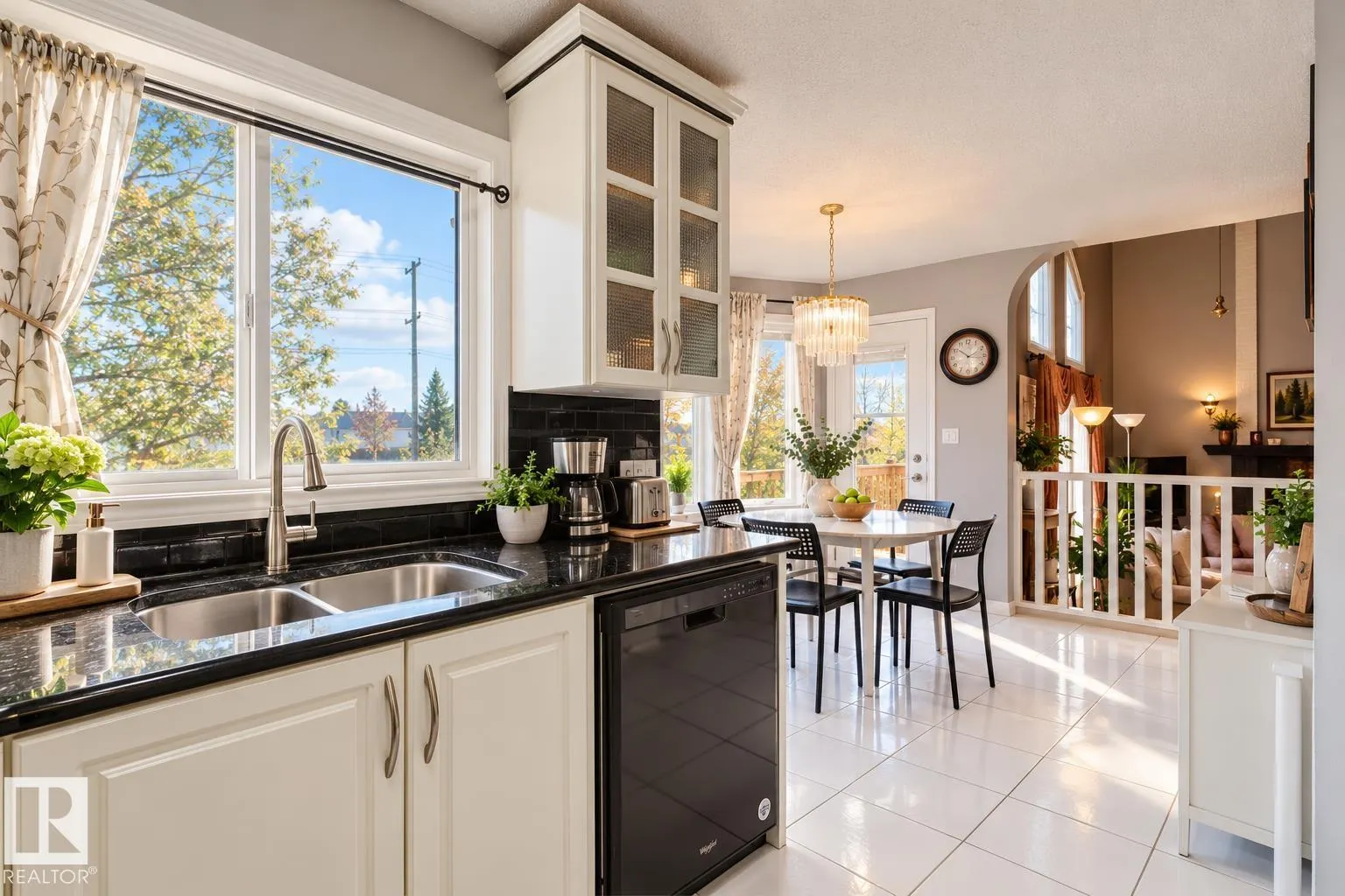 225 HEAGLE Crescent