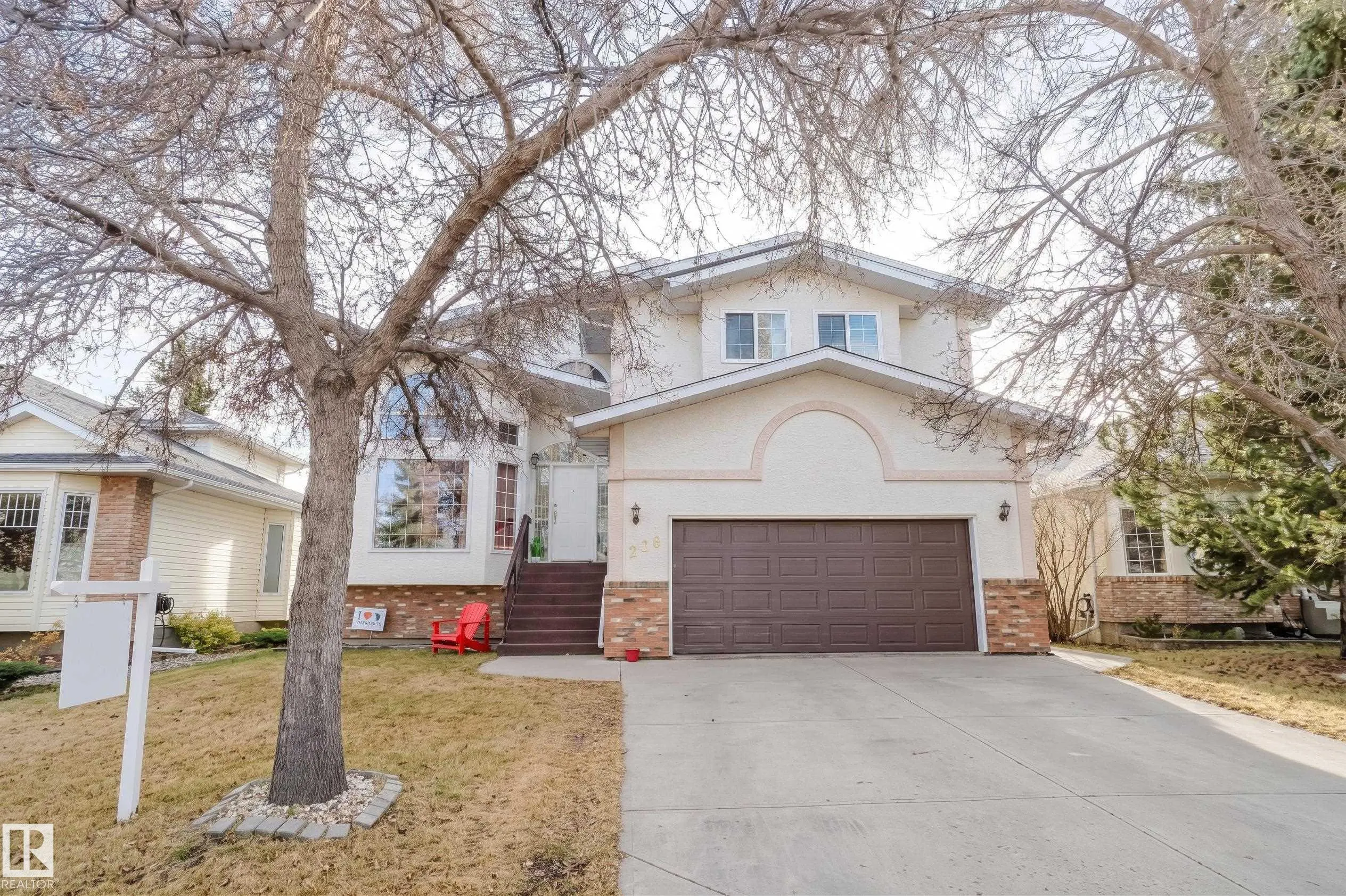 225 HEAGLE Crescent
