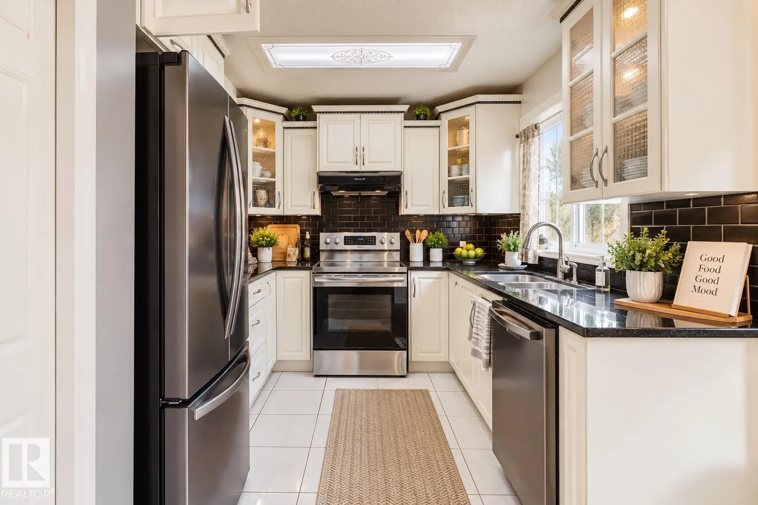 225 HEAGLE Crescent