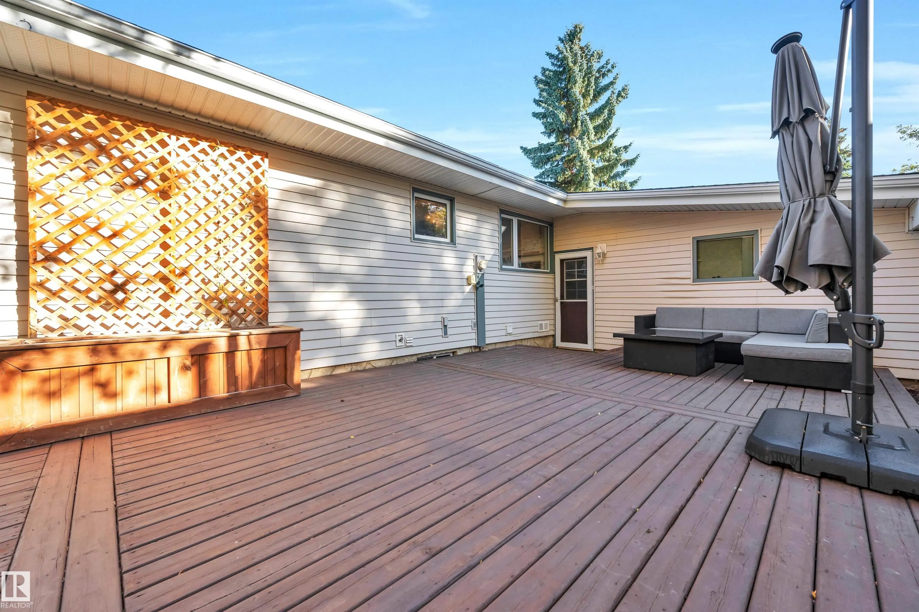 132 GARLAND Crescent