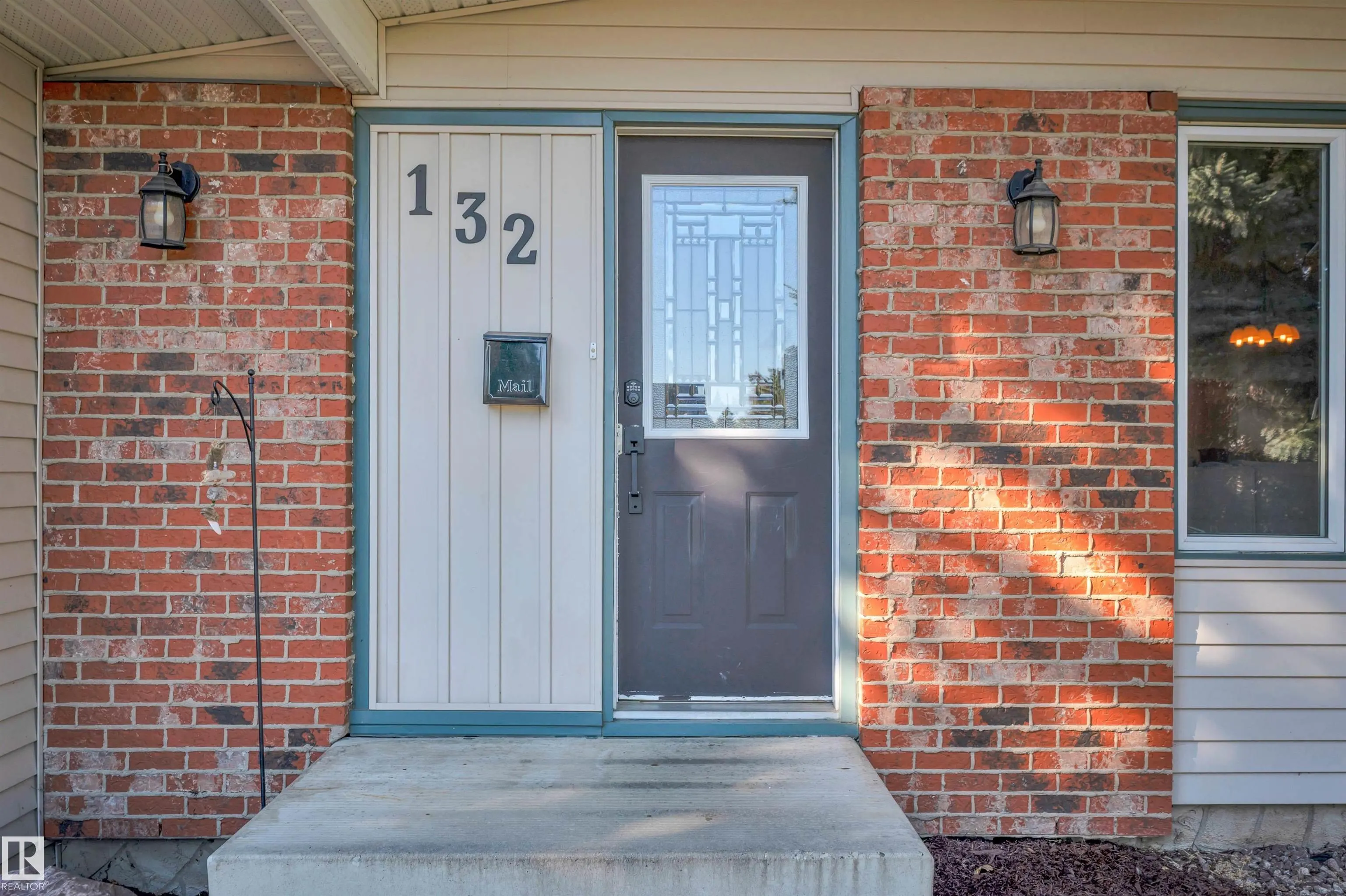 132 GARLAND Crescent