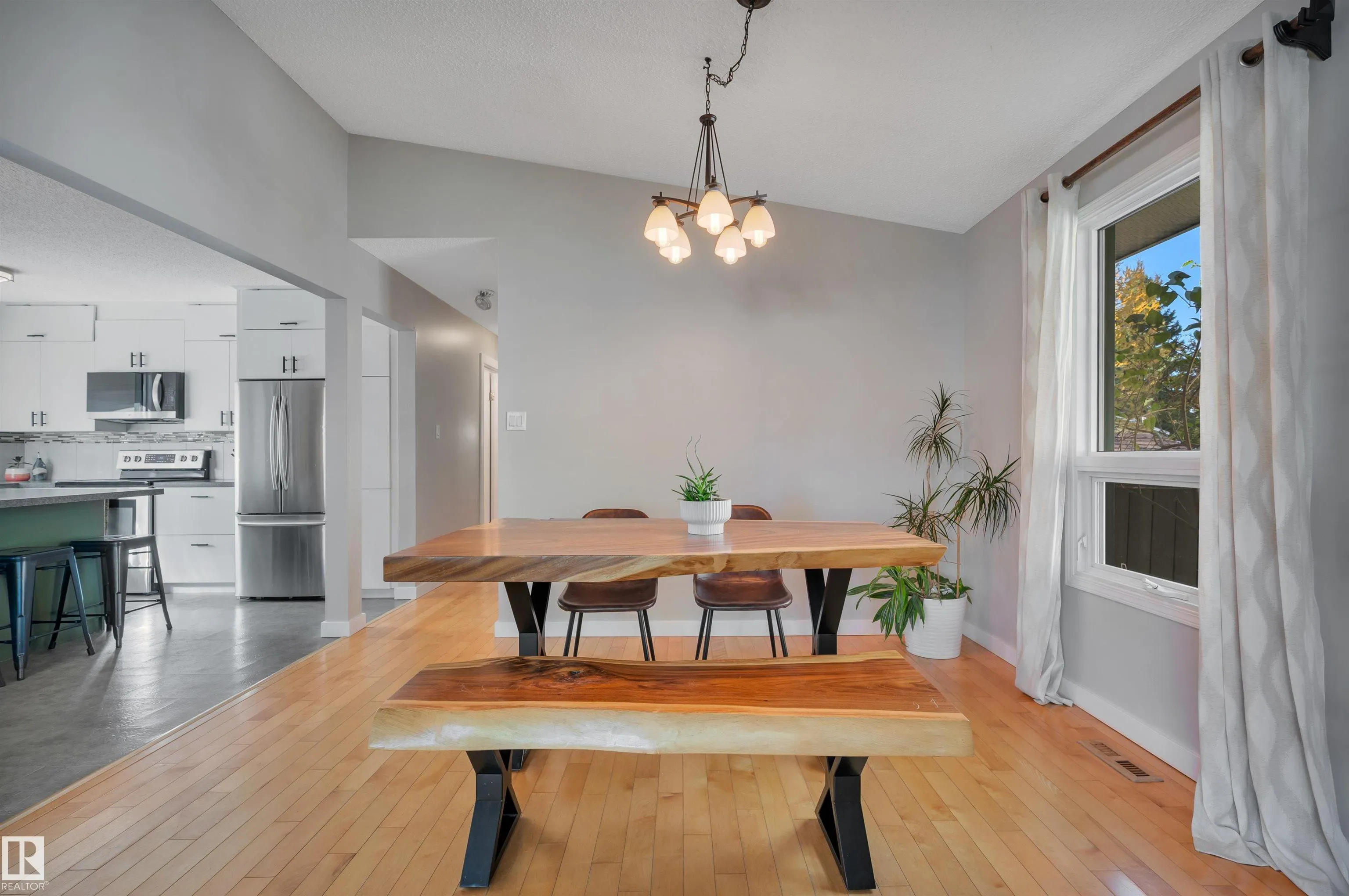 132 GARLAND Crescent
