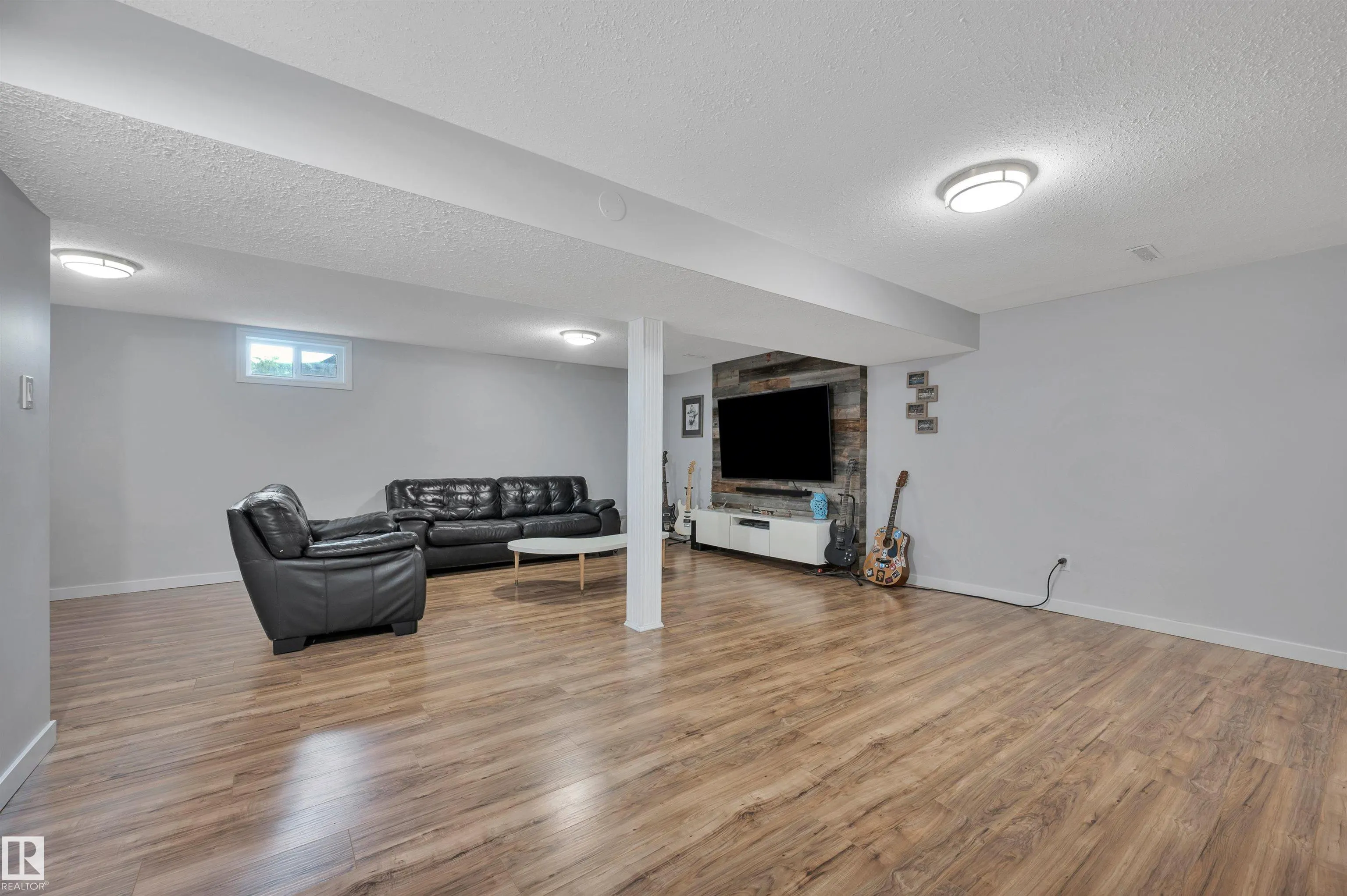 132 GARLAND Crescent