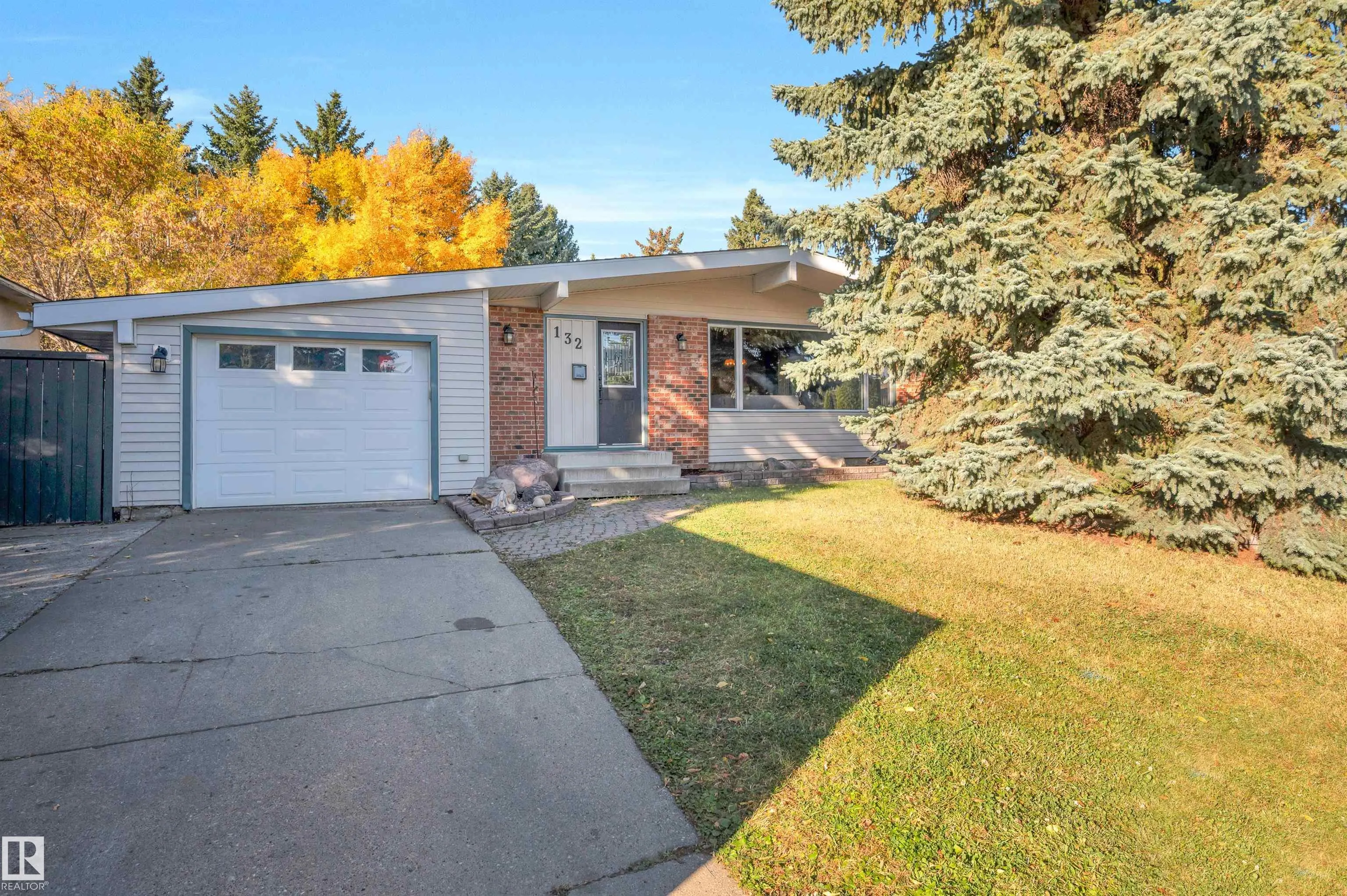 132 GARLAND Crescent