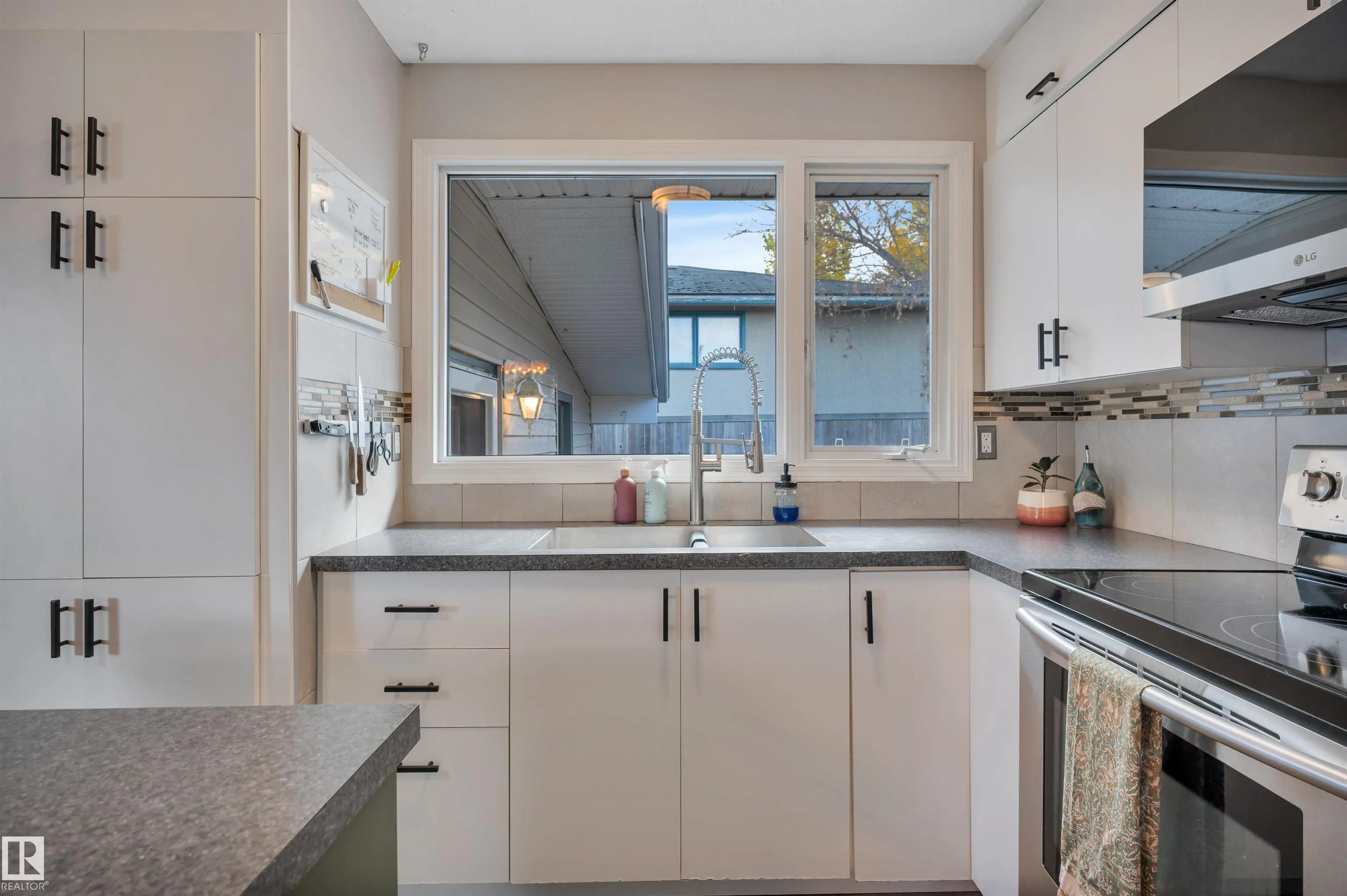 132 GARLAND Crescent