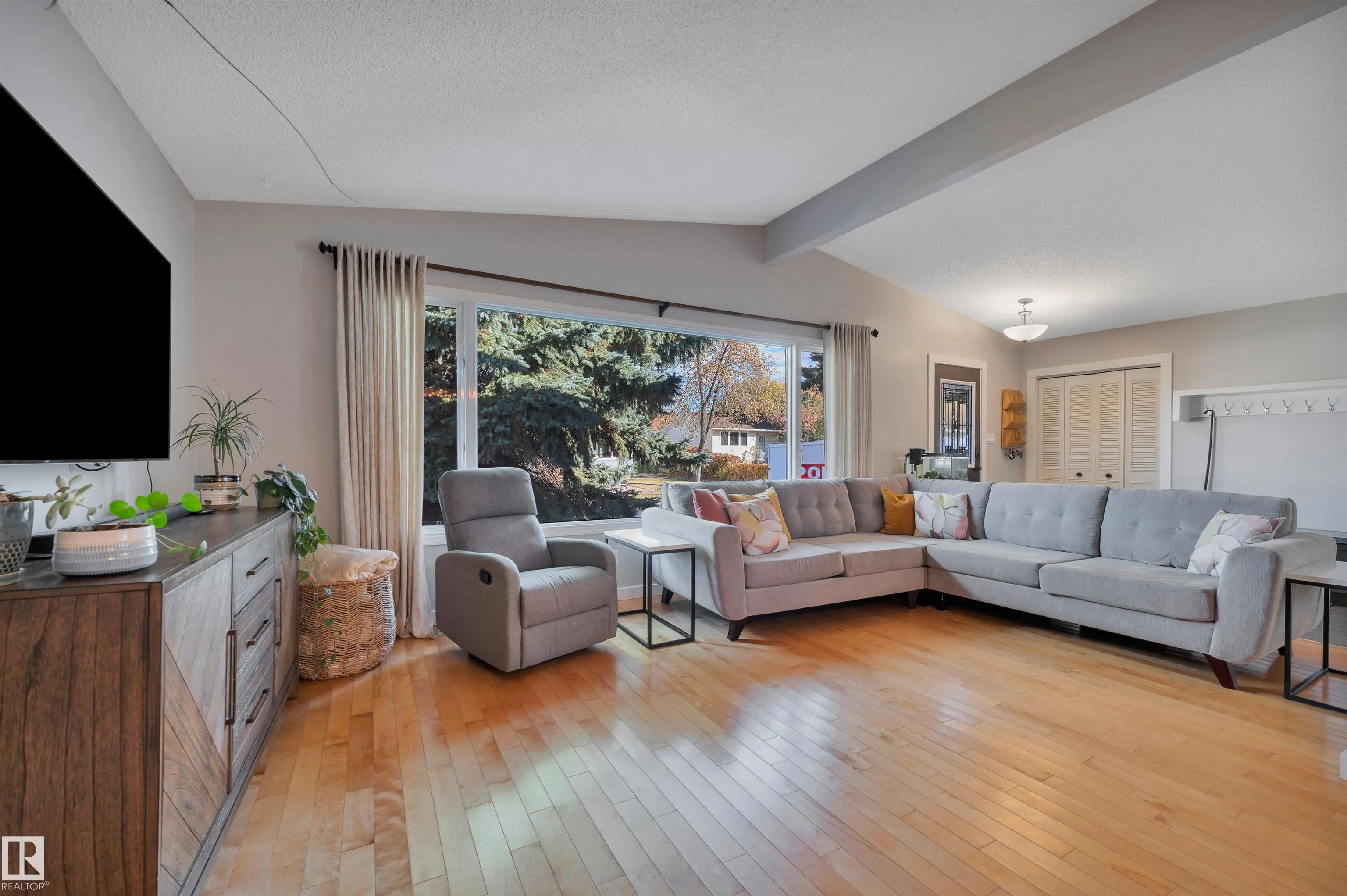 132 GARLAND Crescent