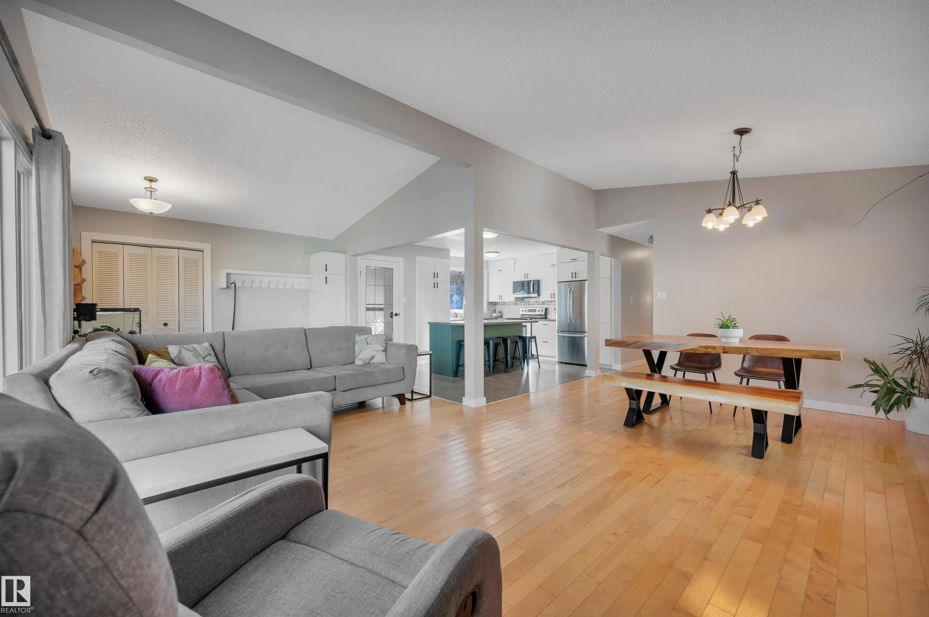 132 GARLAND Crescent