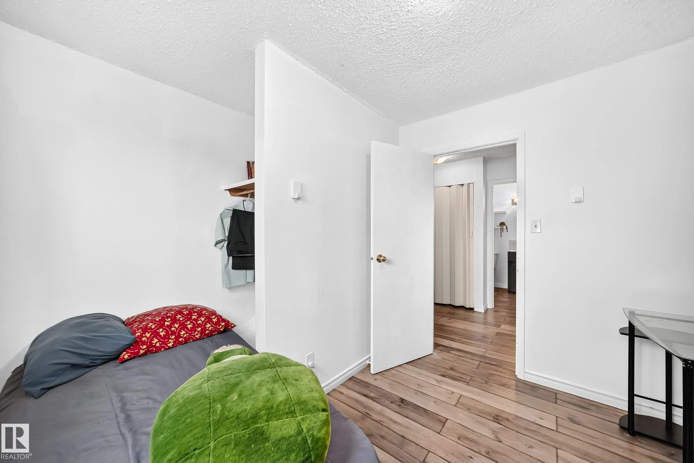 64 HABITAT Crescent