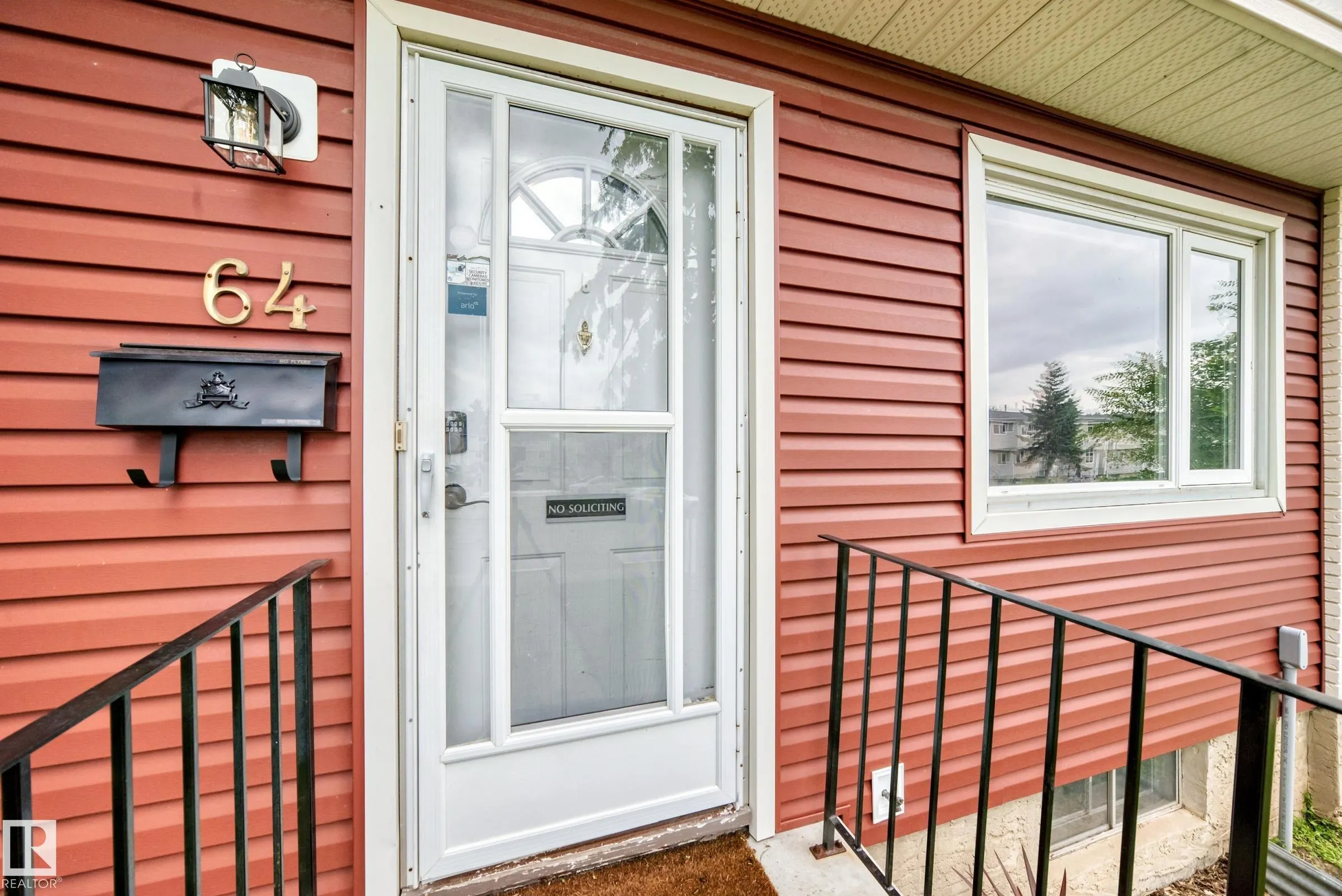 64 HABITAT Crescent