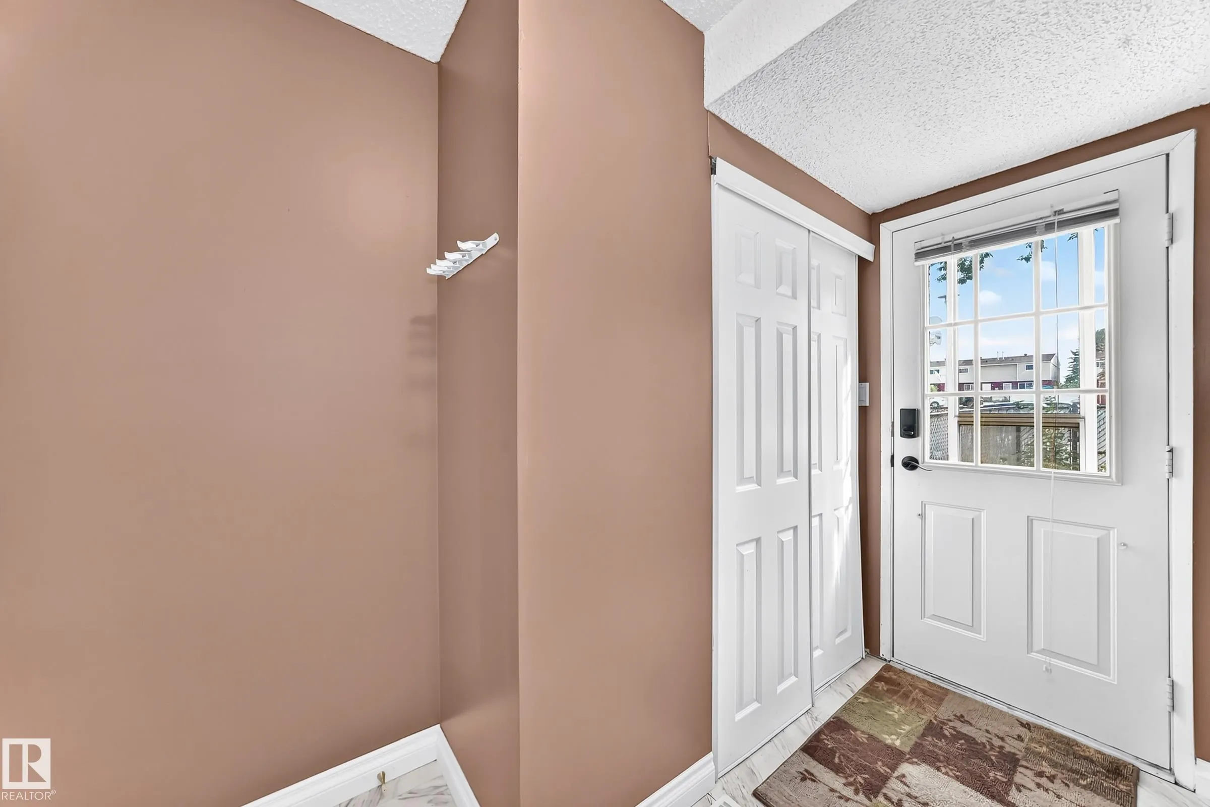 64 HABITAT Crescent