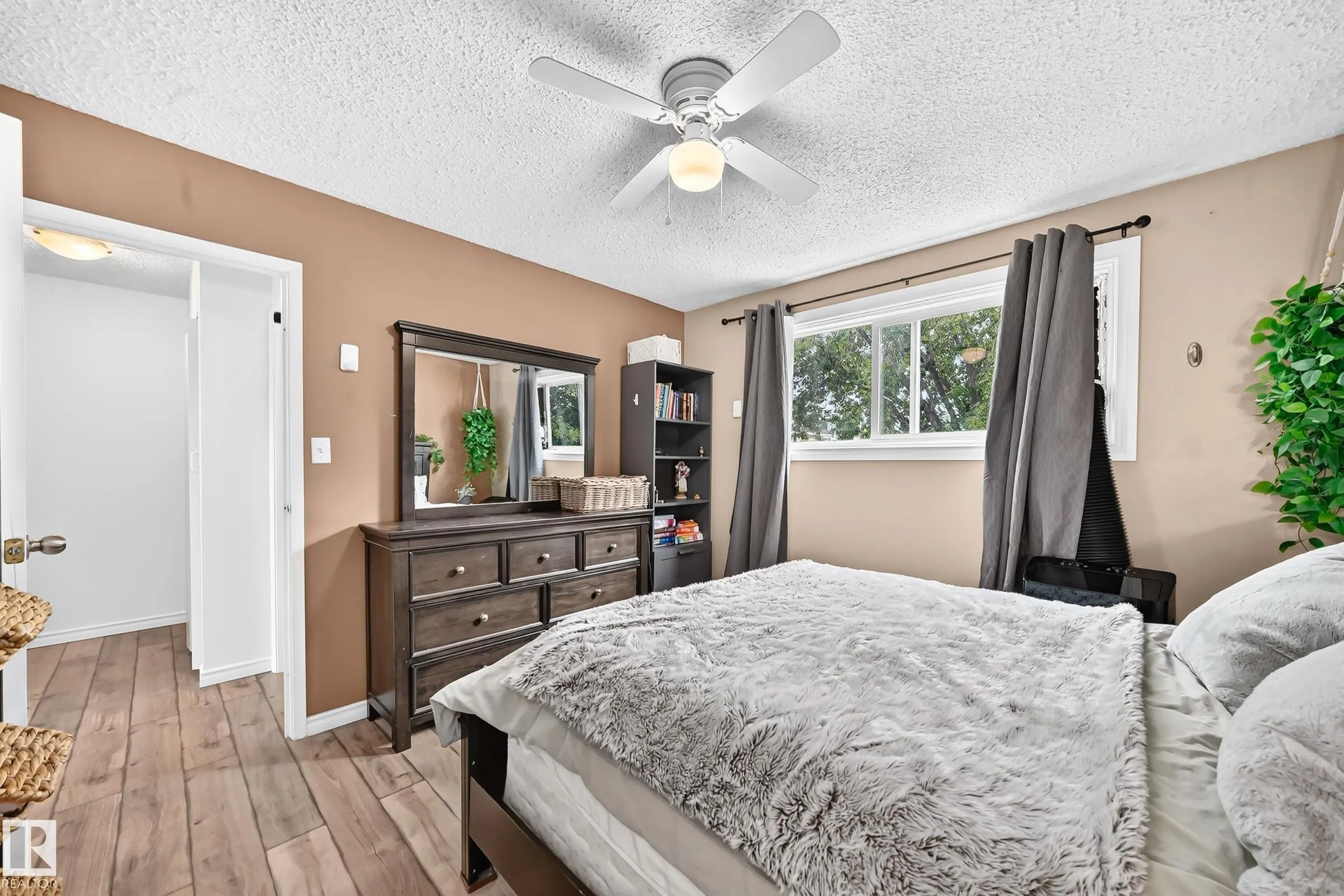 64 HABITAT Crescent