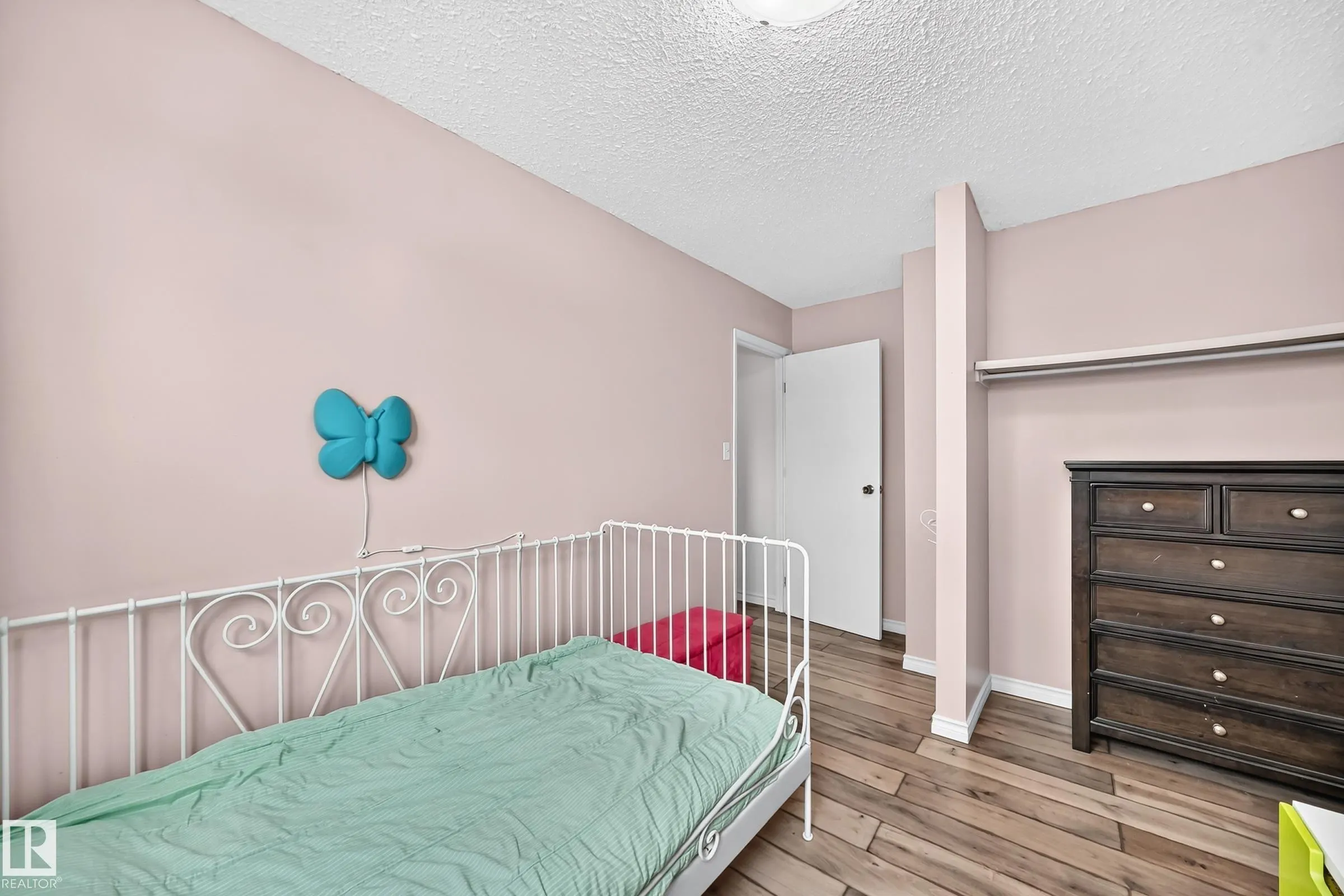 64 HABITAT Crescent