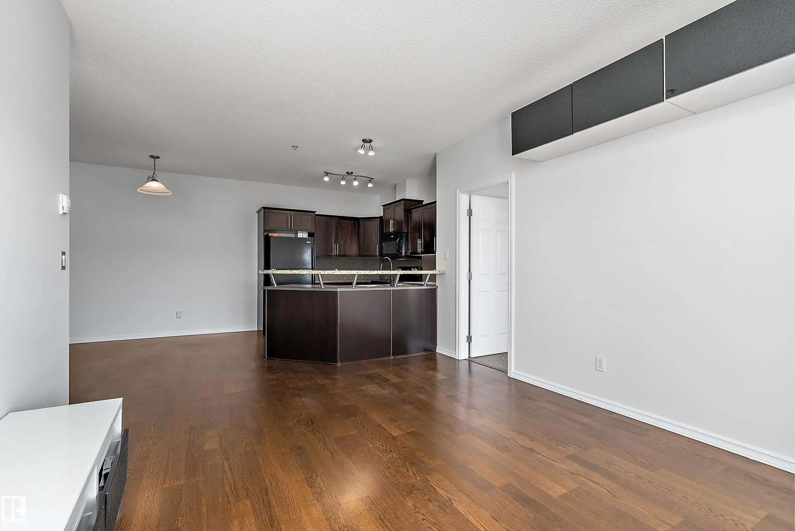 263 MACEWAN Road