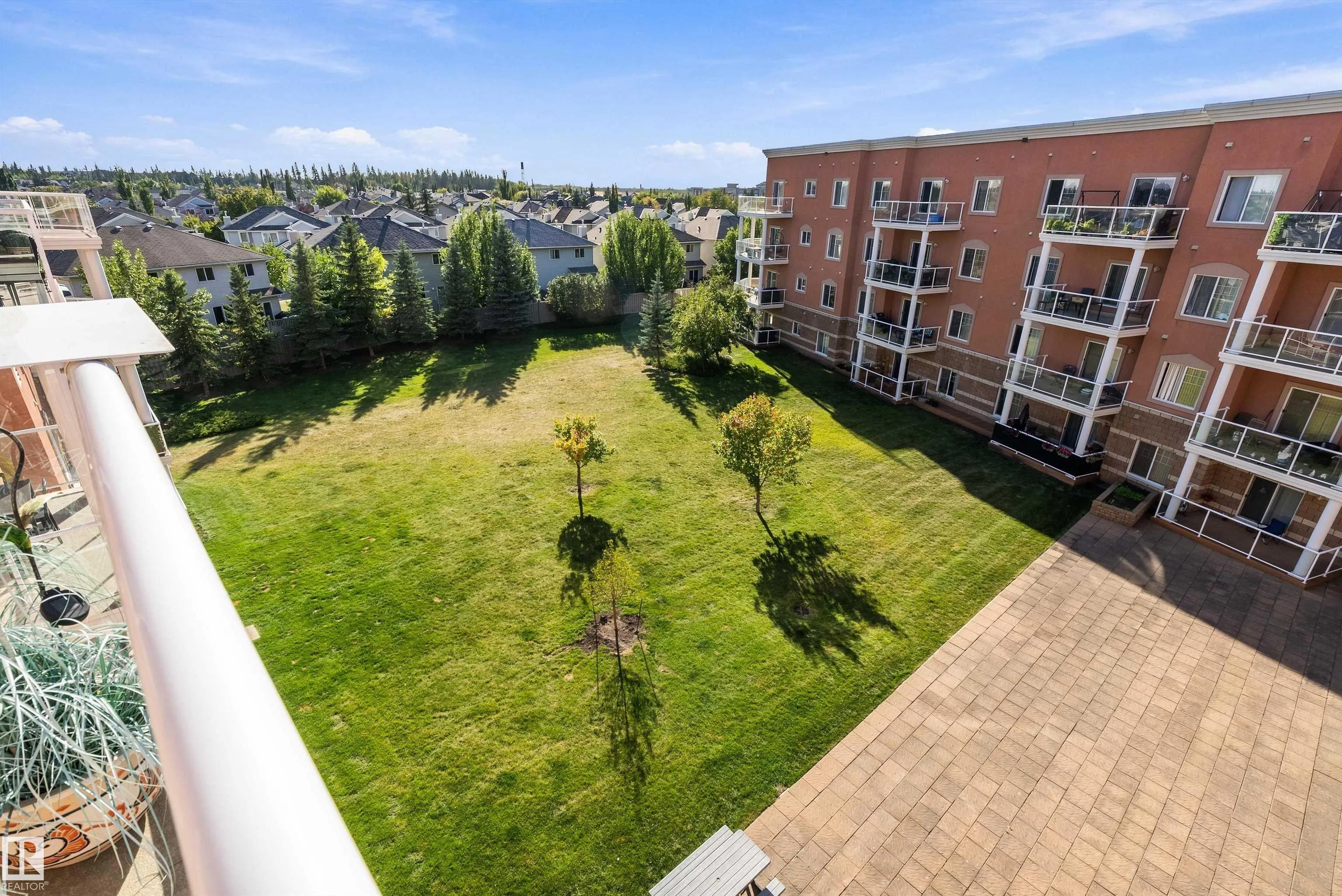 263 MACEWAN Road