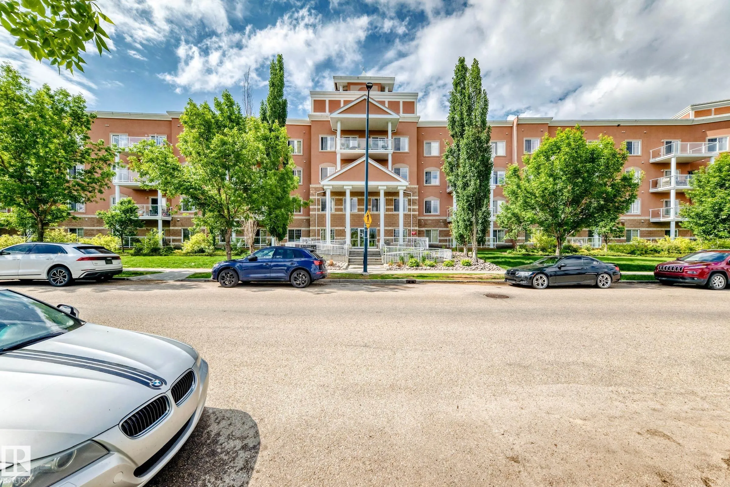 263 MACEWAN Road