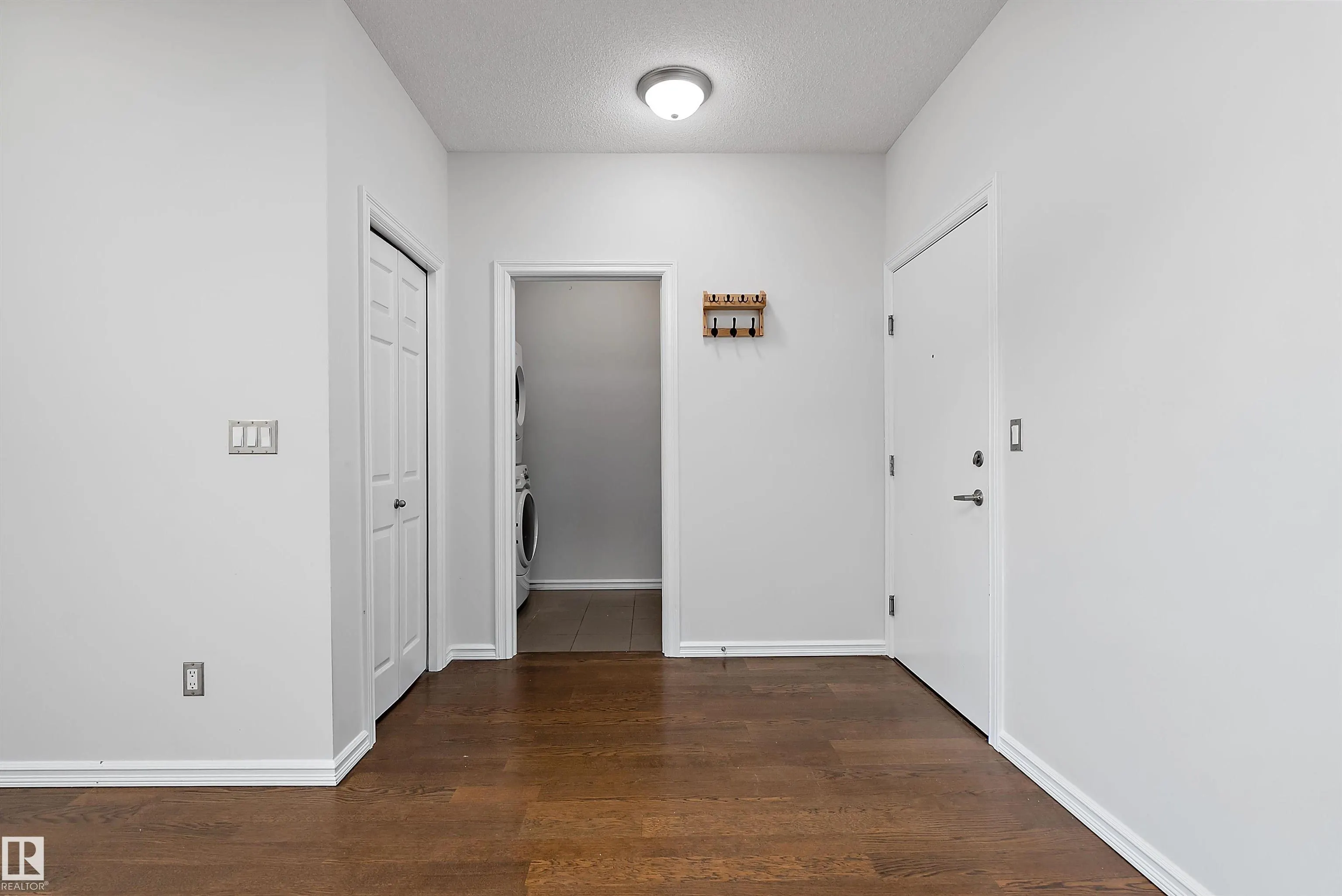 263 MACEWAN Road