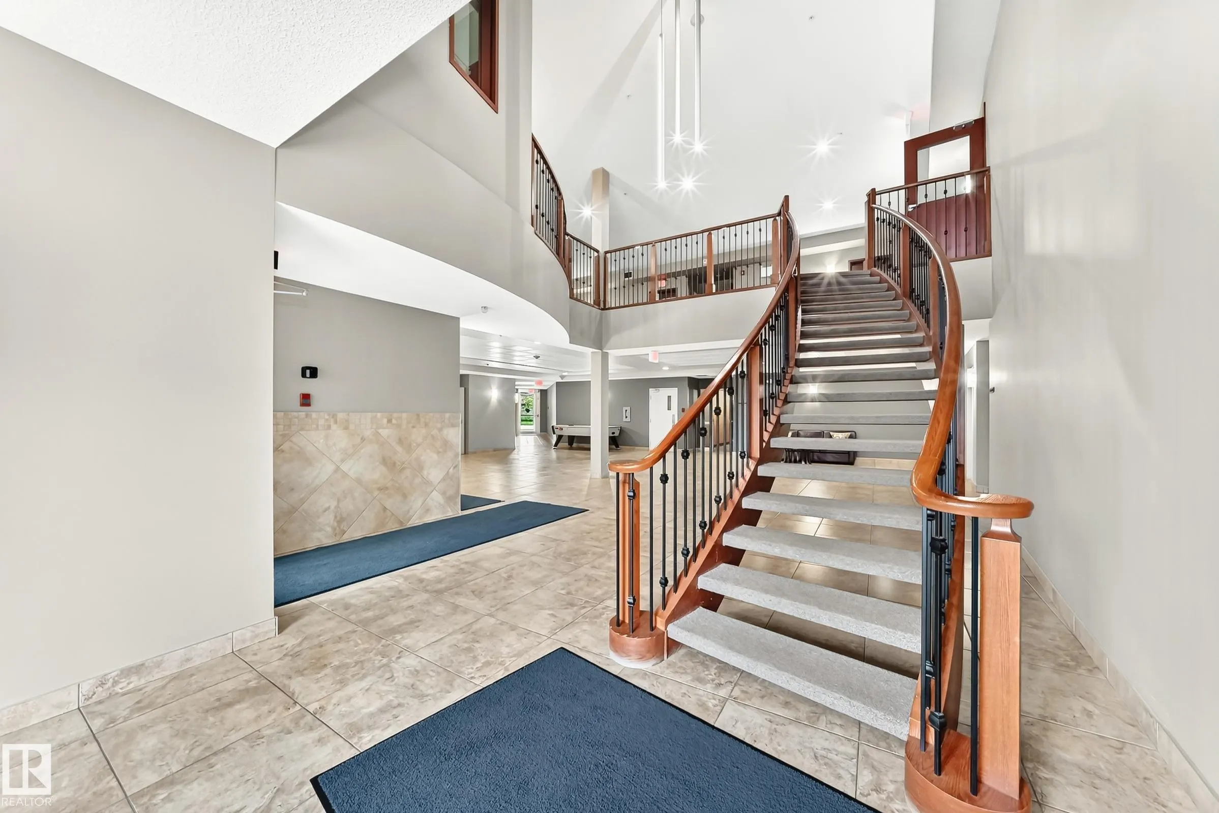 263 MACEWAN Road