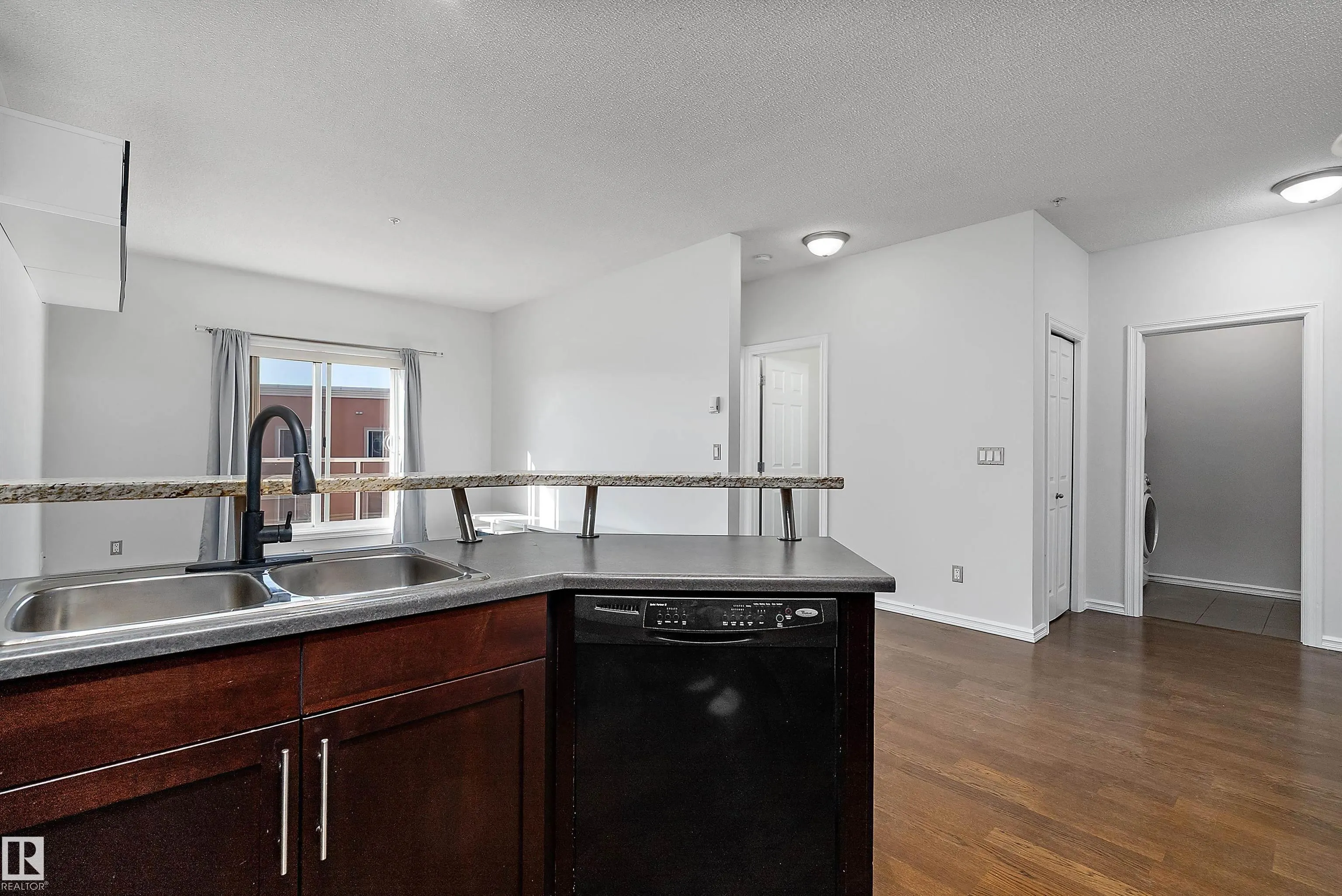263 MACEWAN Road