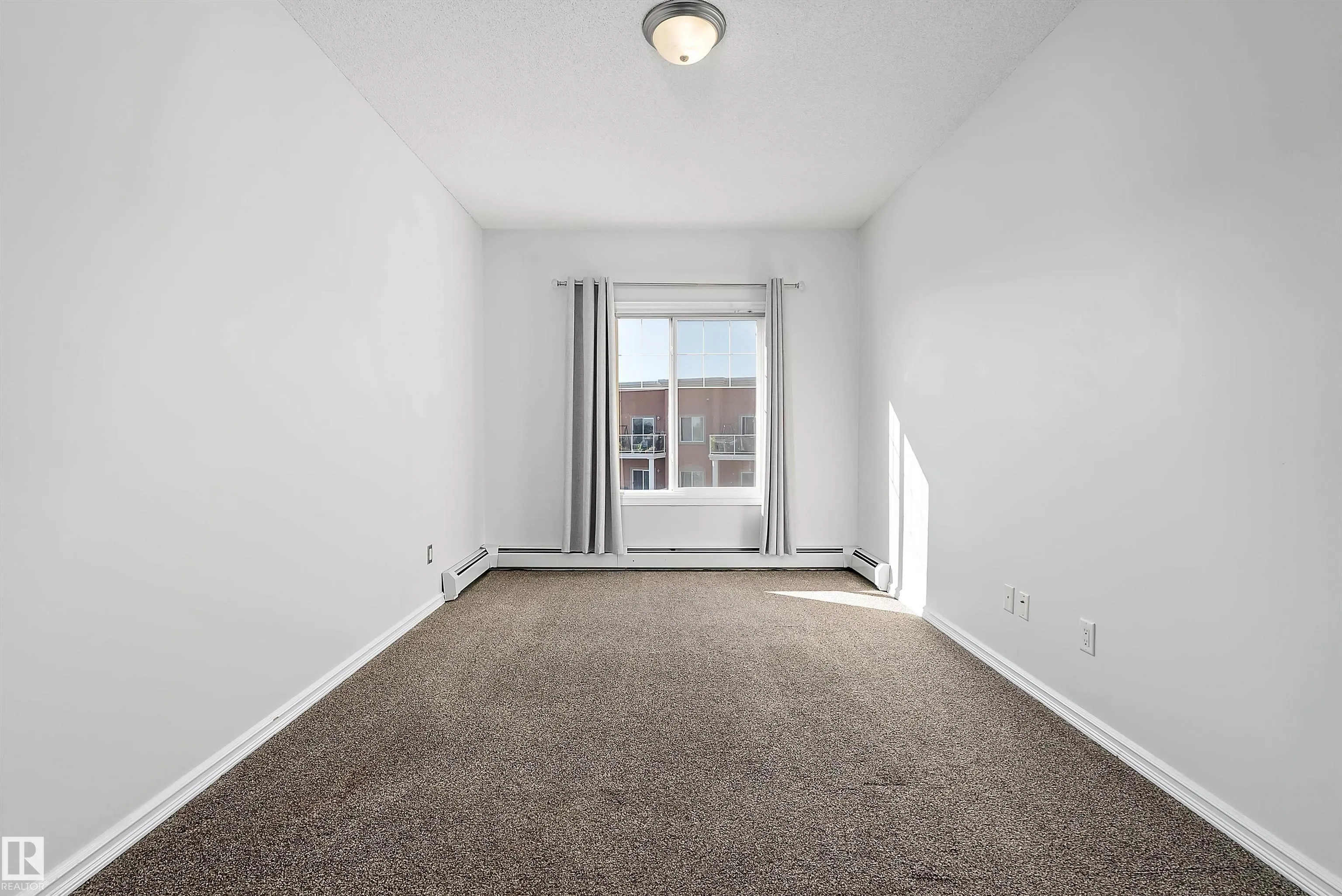 263 MACEWAN Road