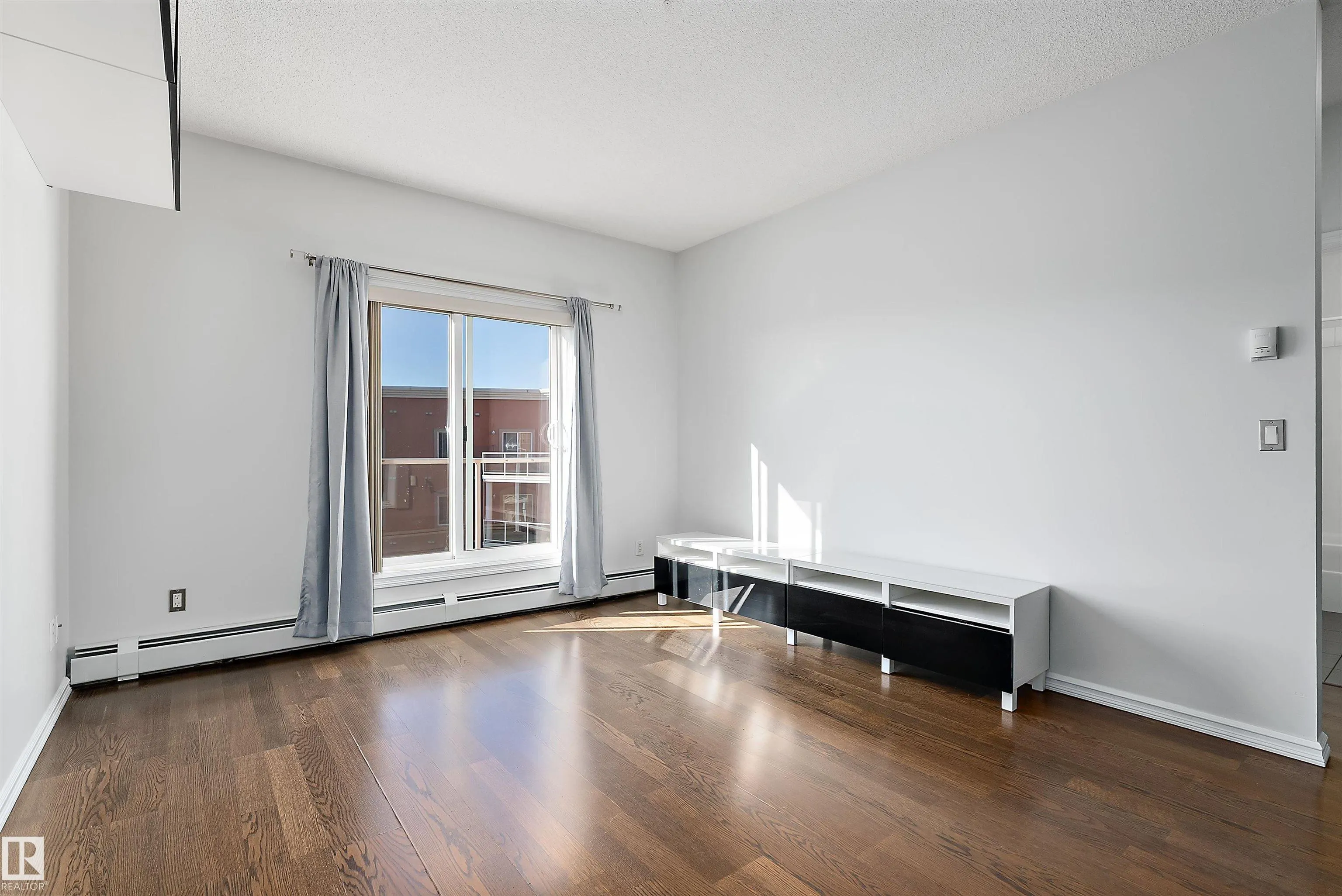 263 MACEWAN Road