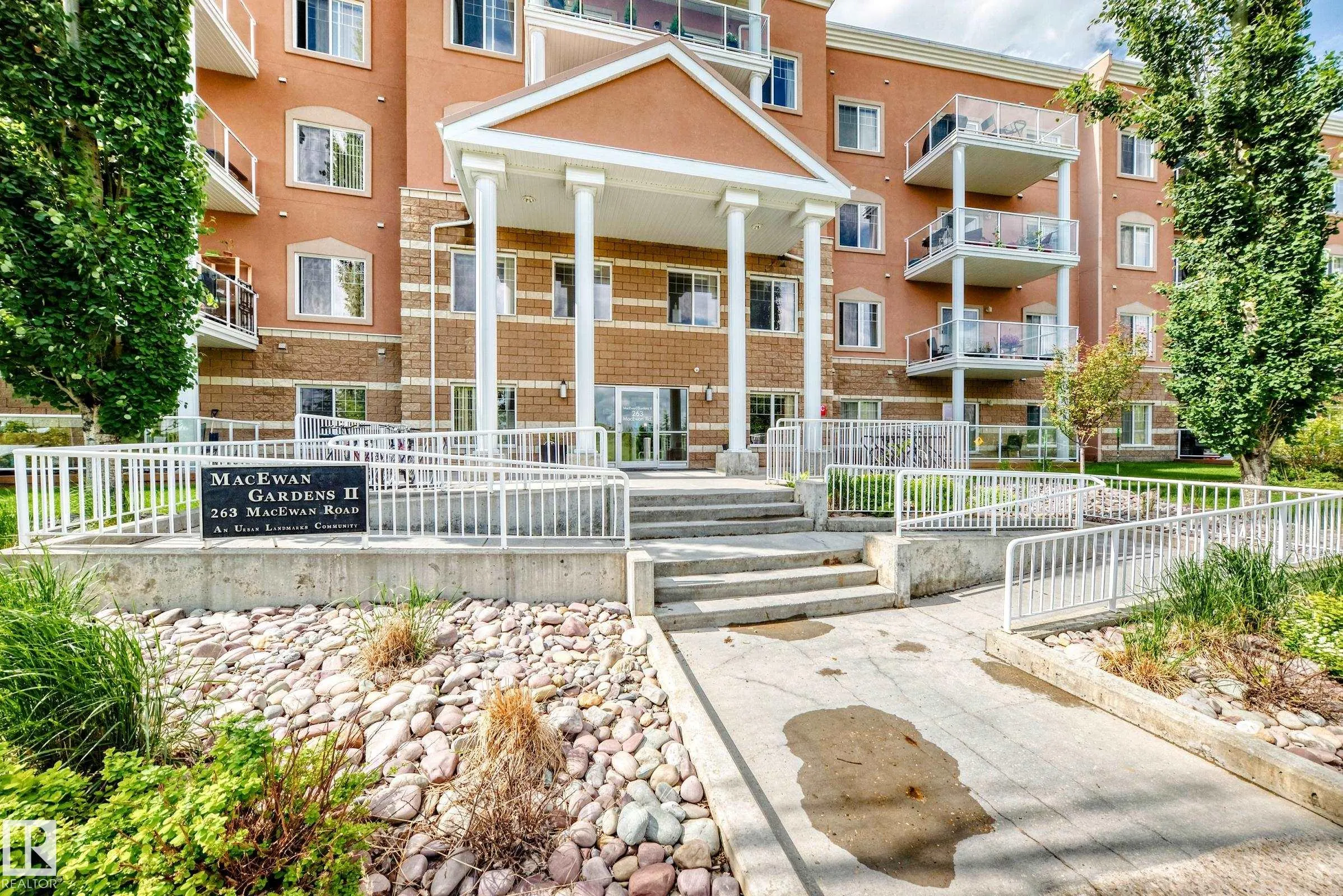 263 MACEWAN Road
