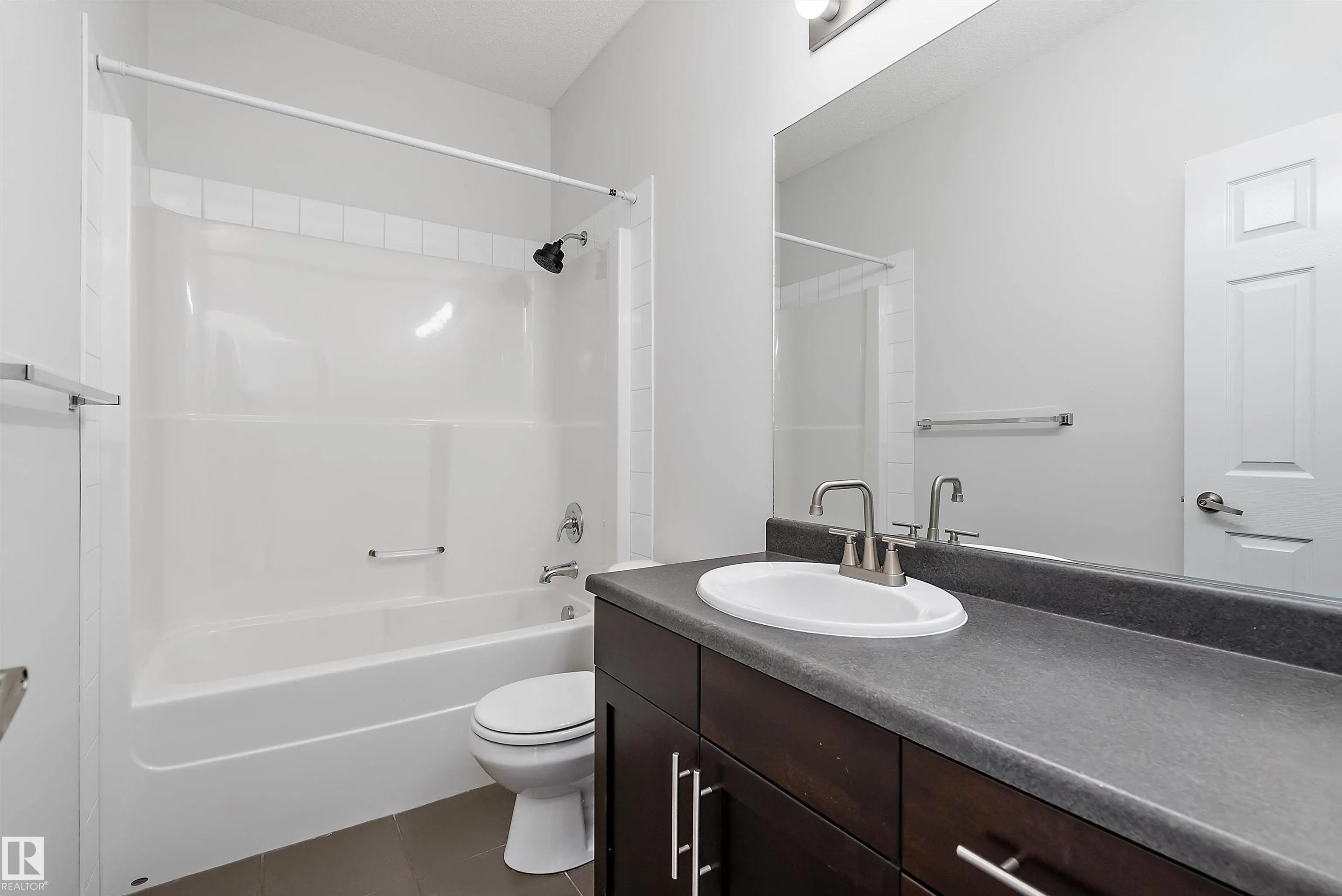 263 MACEWAN Road