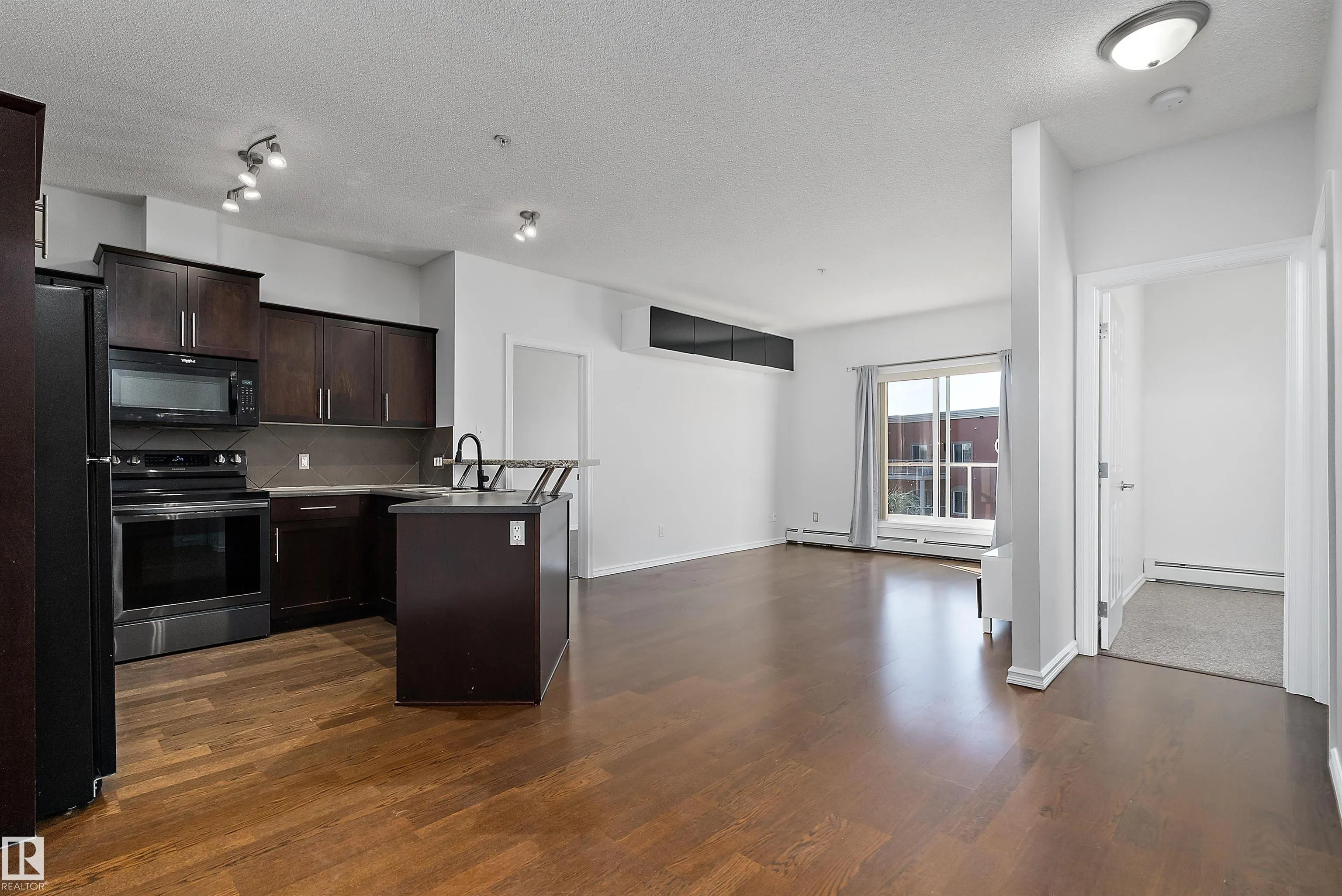 263 MACEWAN Road