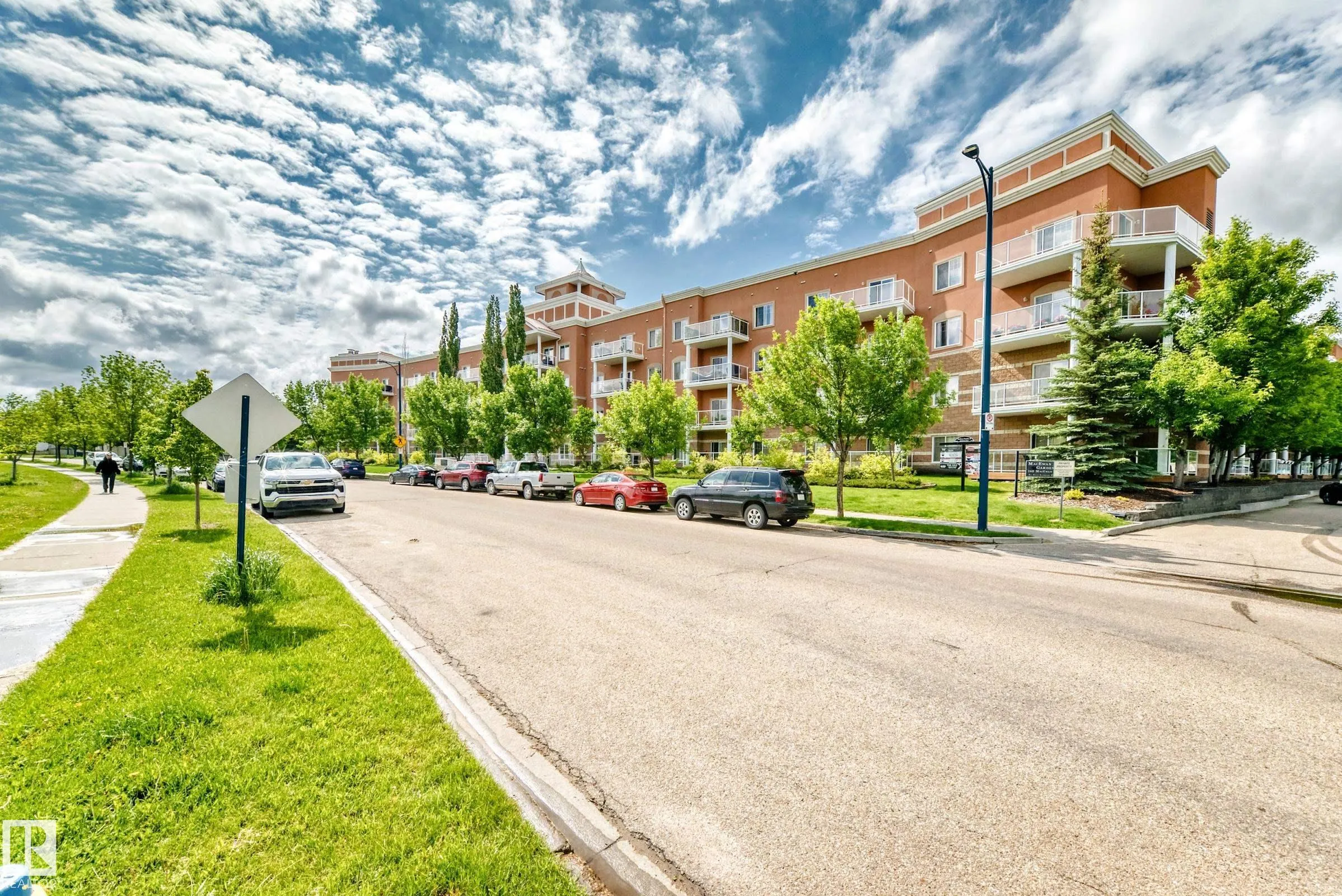 263 MACEWAN Road