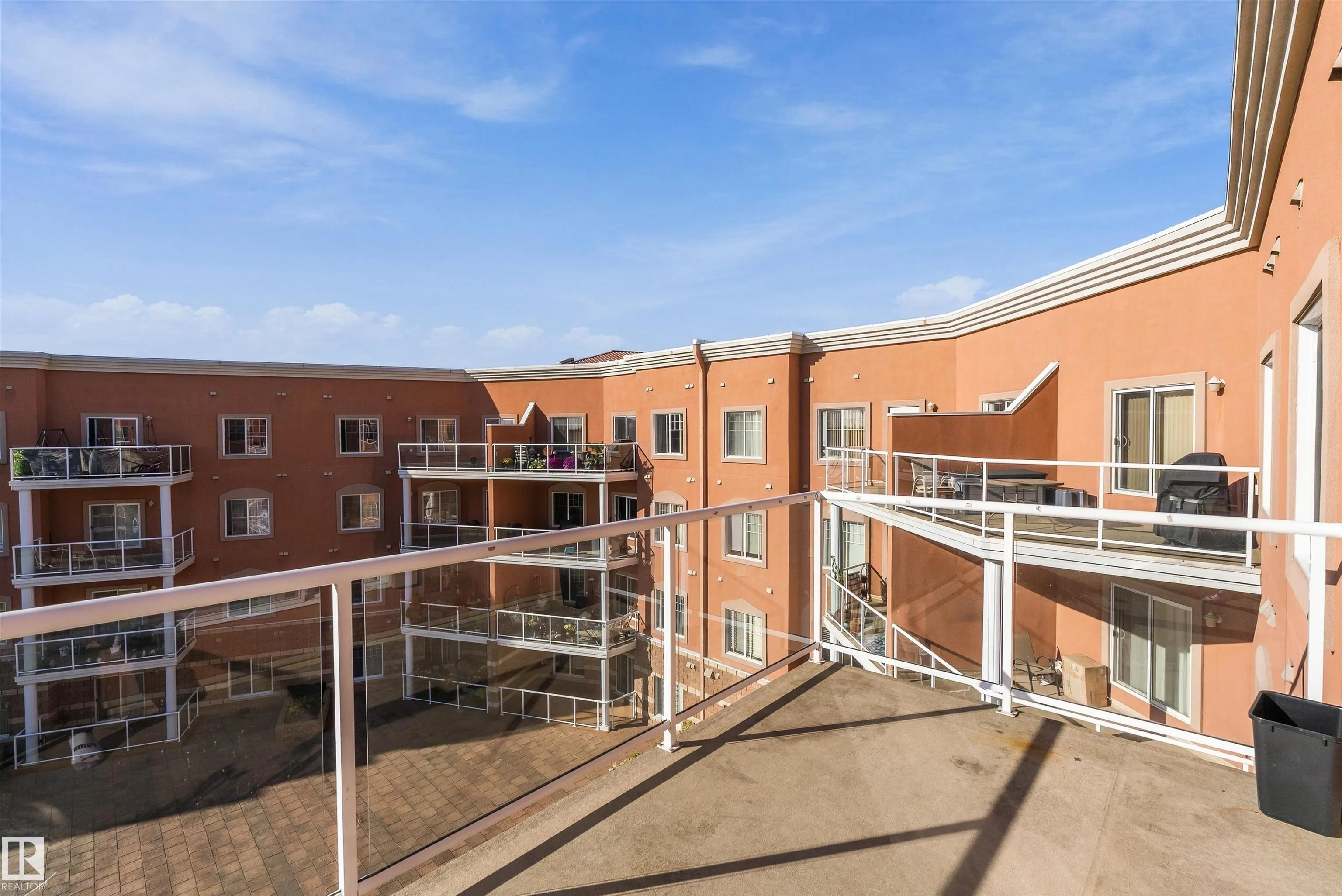263 MACEWAN Road