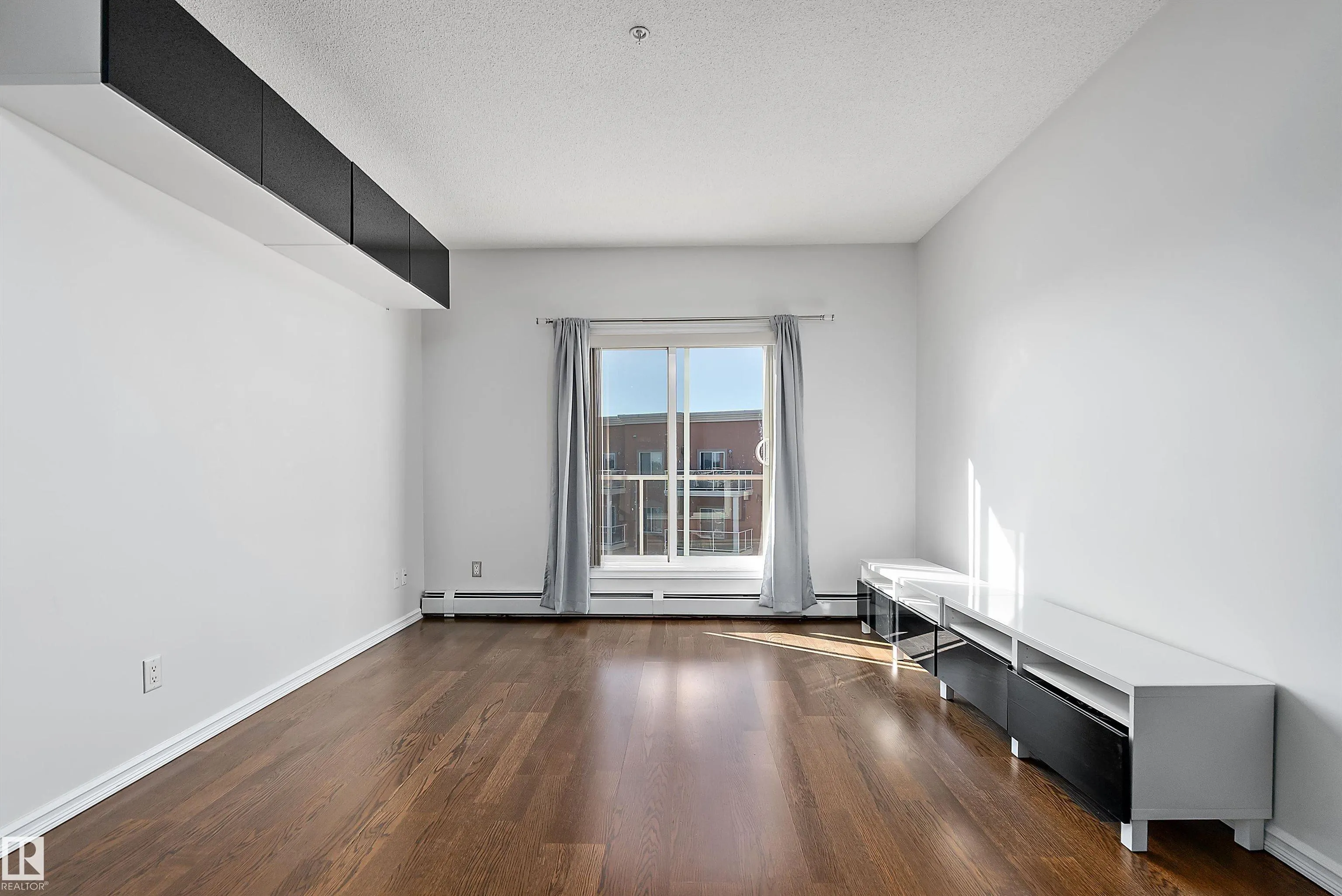 263 MACEWAN Road