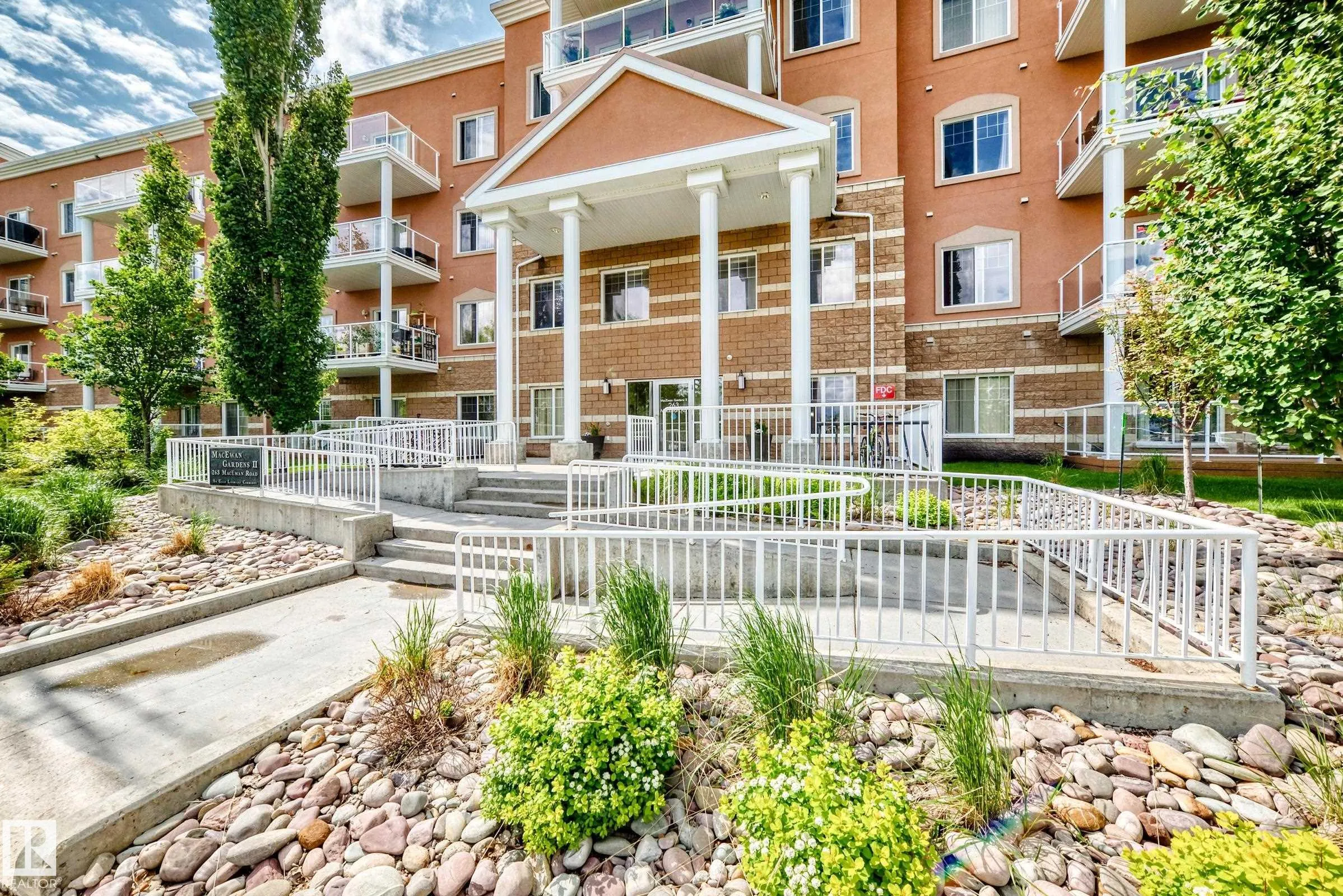 263 MACEWAN Road