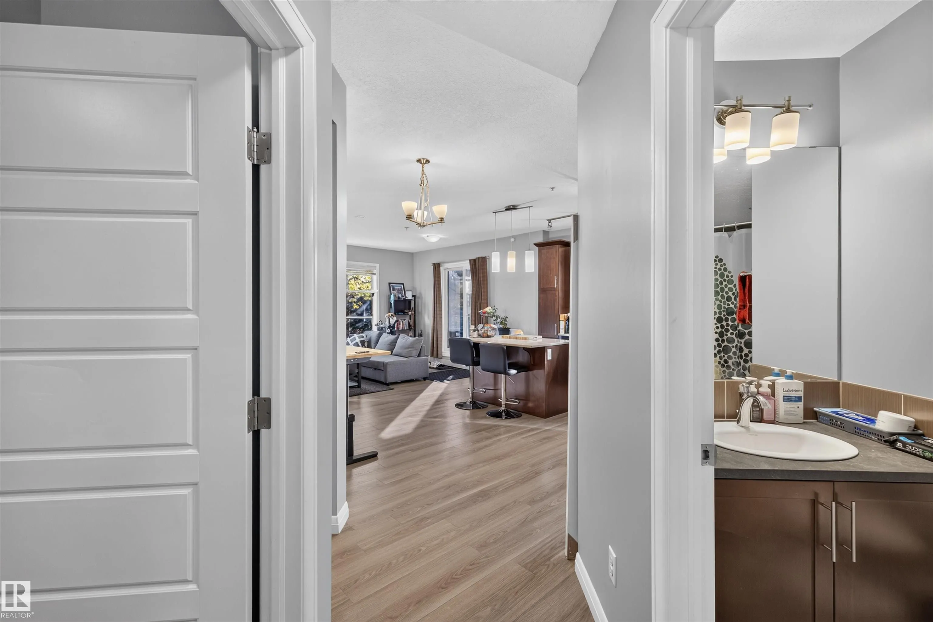 2584 ANDERSON Way